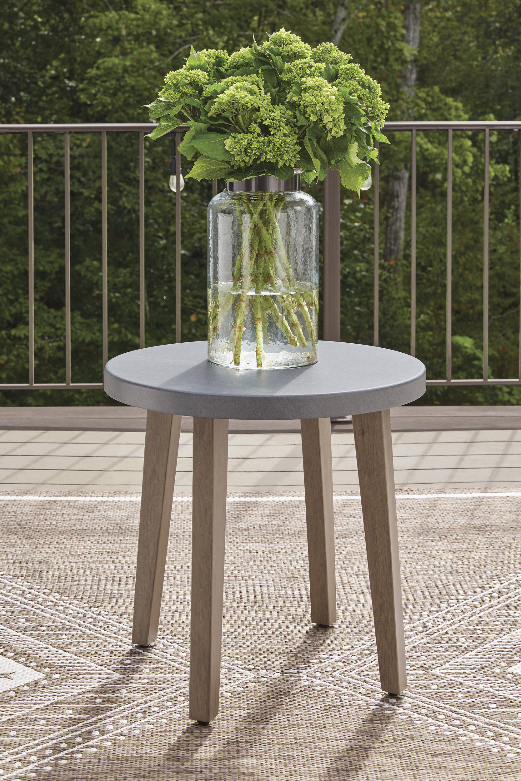 Harmony Headlands Round Aluminum End Table
