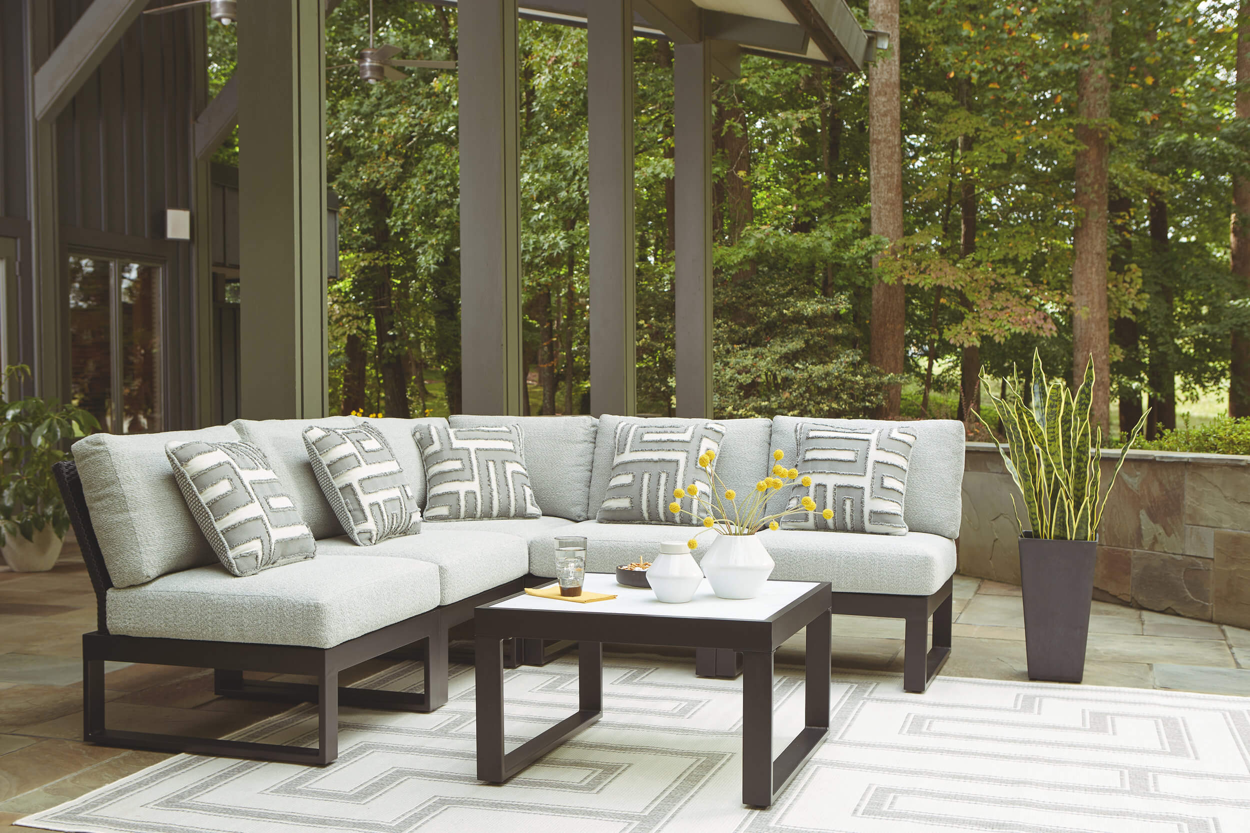 Beachloft Polyester/Aluminum 5-Piece Outdoor Modular Sectional