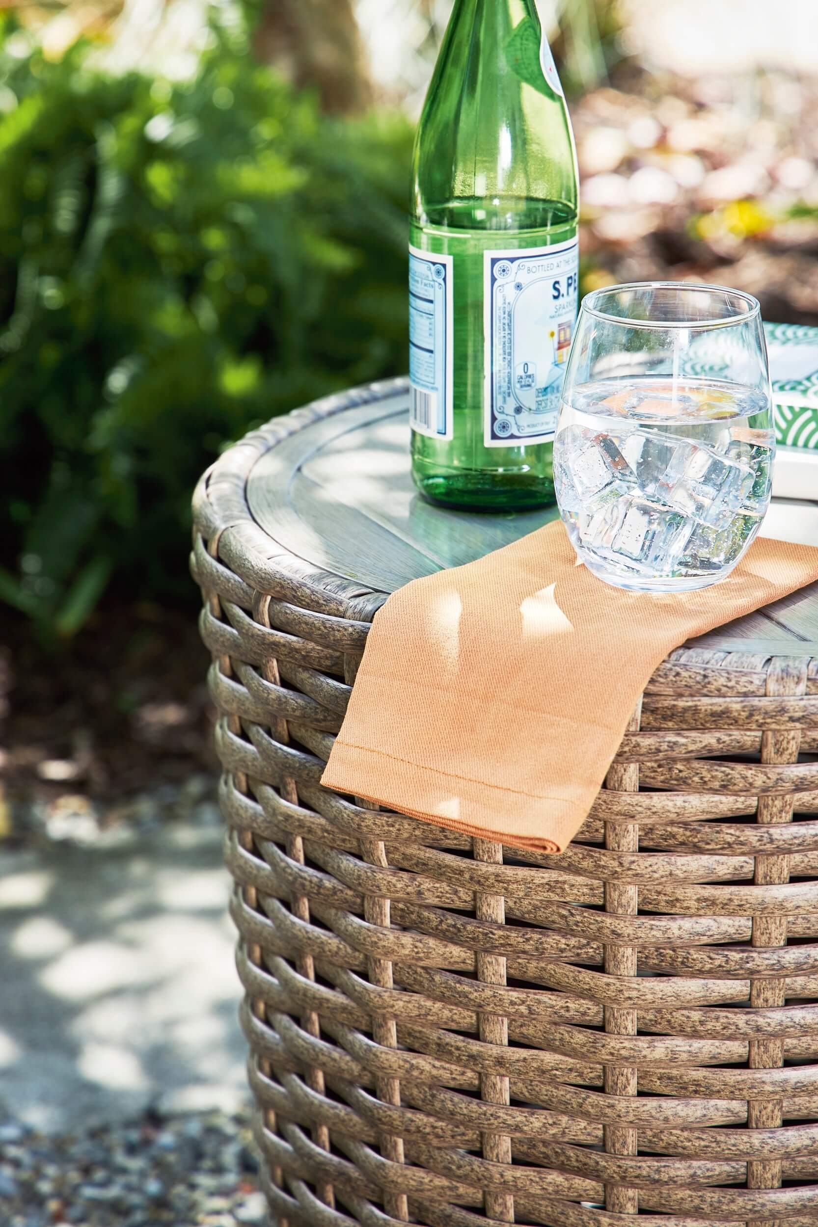 Sandy Bloom Outdoor Resin Wicker End Table