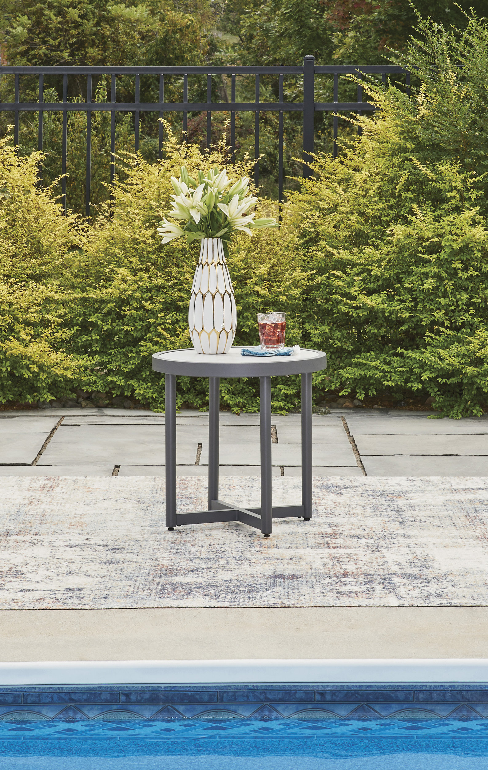 Ocean Beach Round Aluminum/Faux Stone End Table