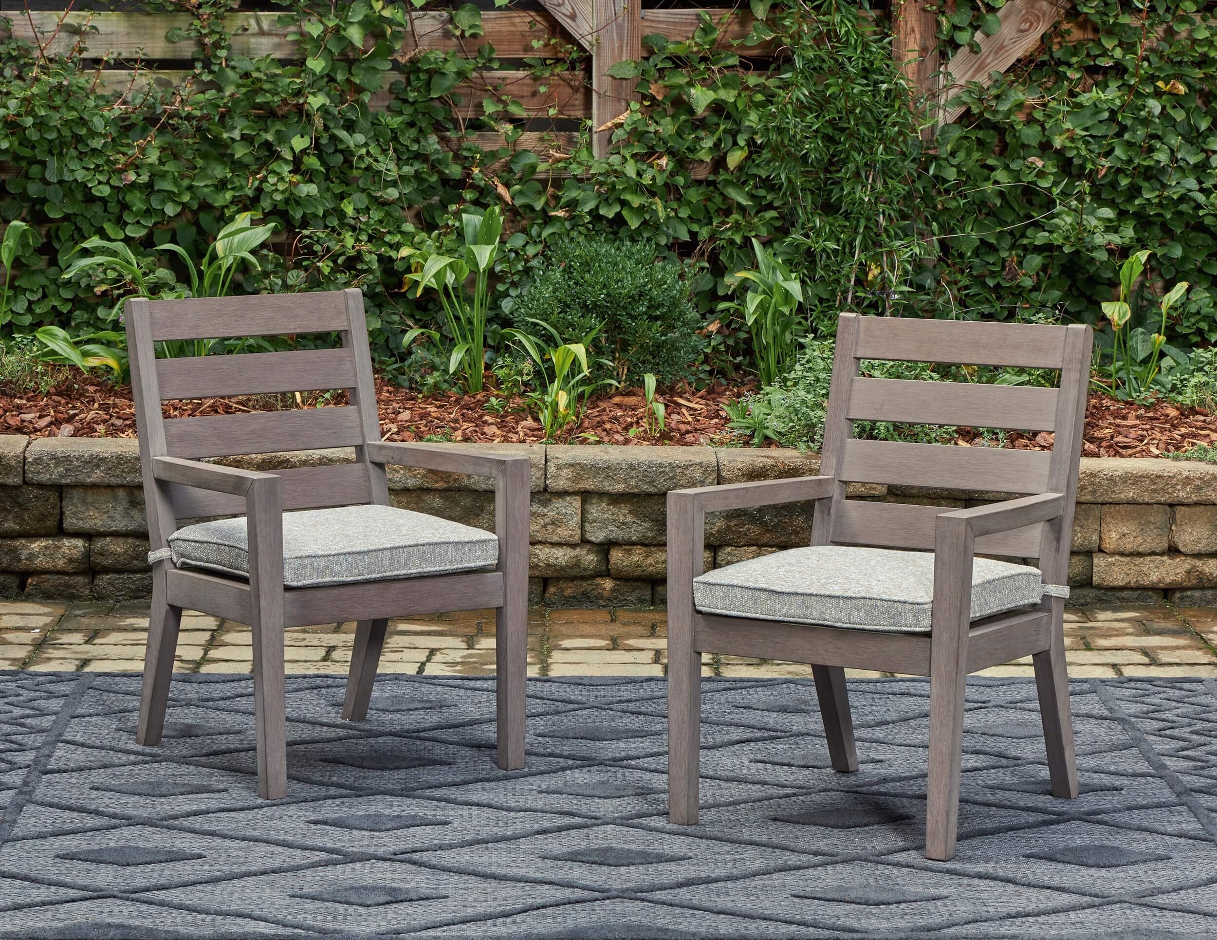 Hillside Barn Outdoor Nuvella Fabric/Weatherwood Dining Set