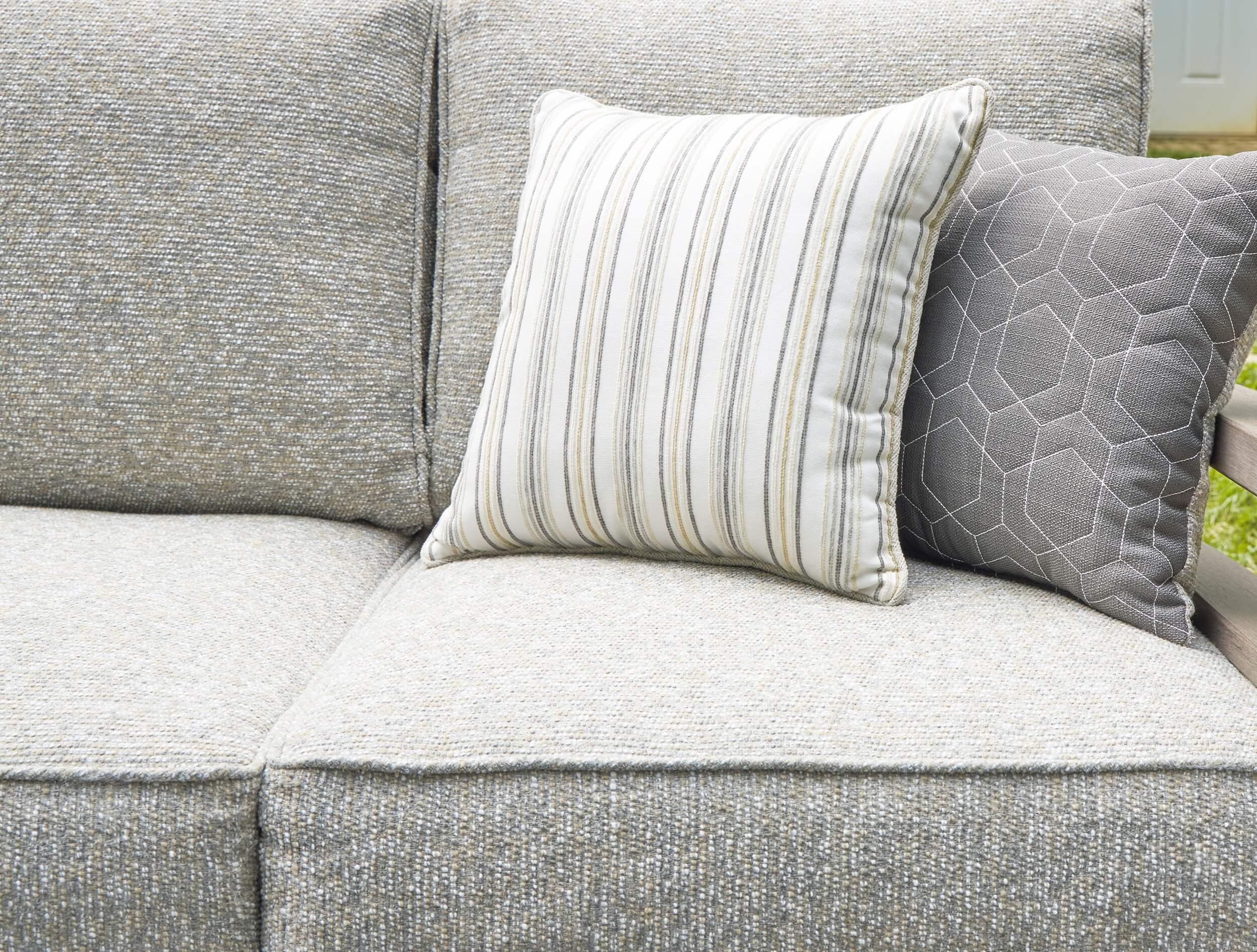 Hillside Barn Outdoor Nuvella Fabric/Weatherwood Sofa w/4 Pillows