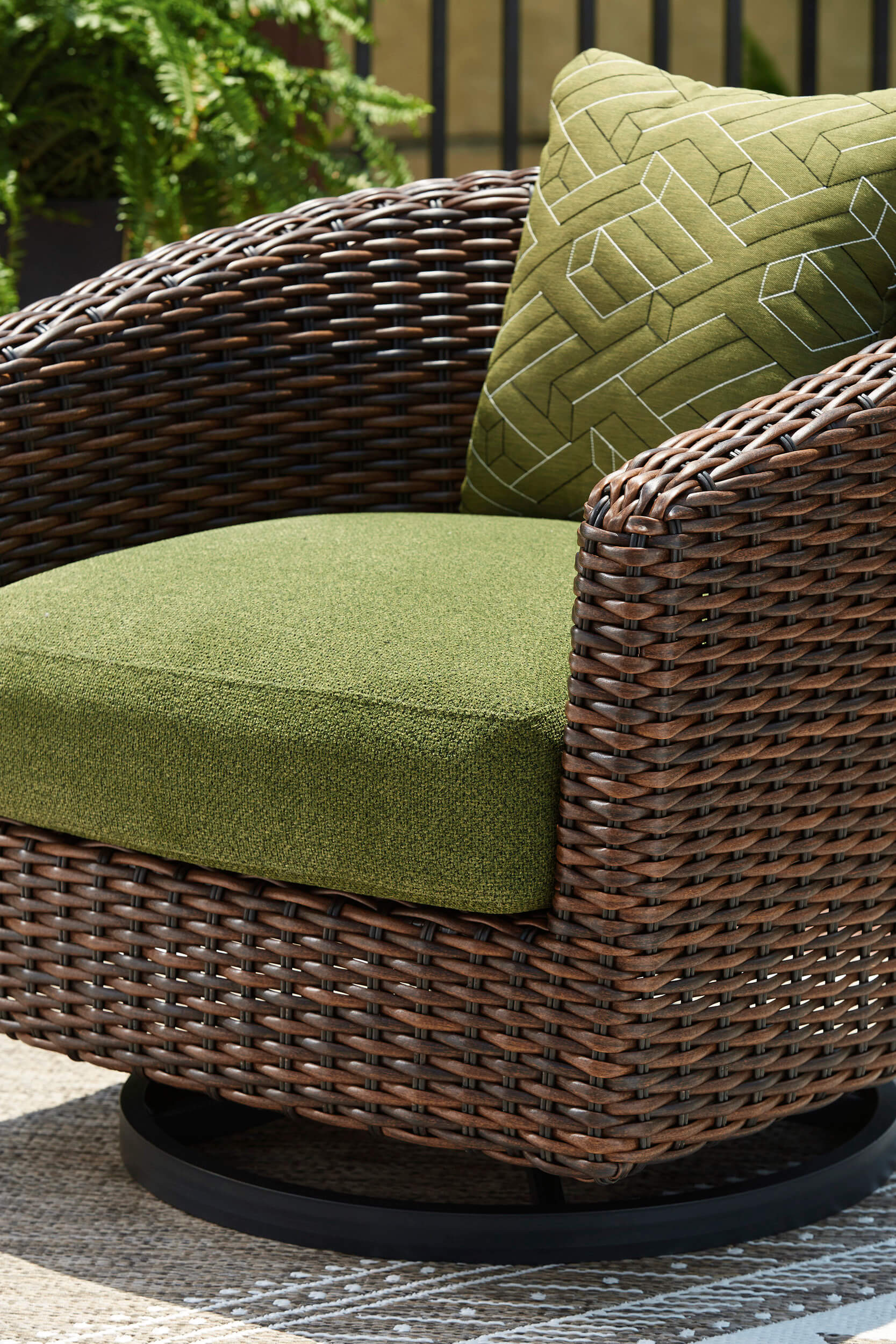 Horizon Hall Resin Wicker/Aluminum Patio Set