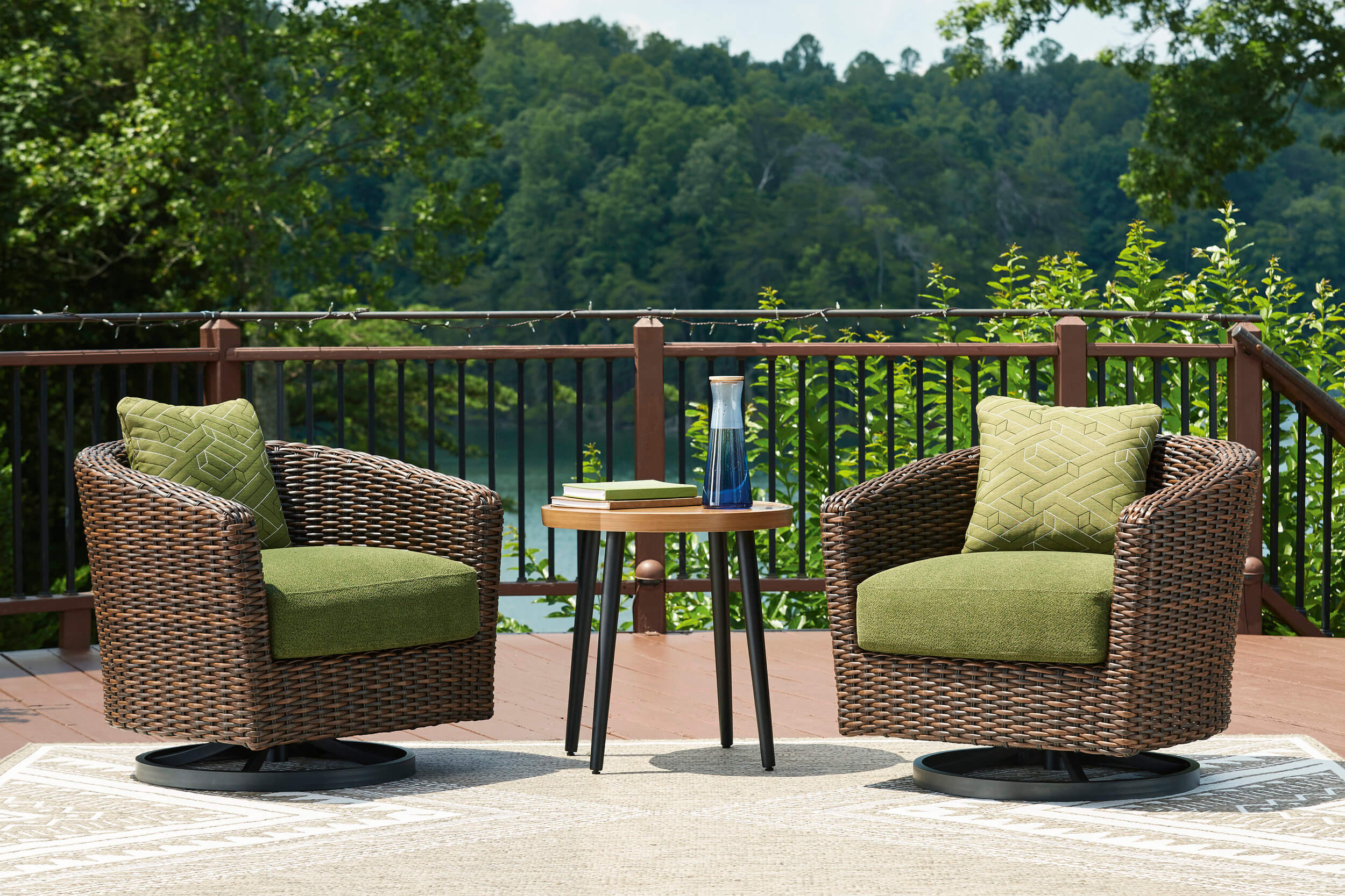 Horizon Hall Resin Wicker/Aluminum Swivel Lounge Chair with Cushion