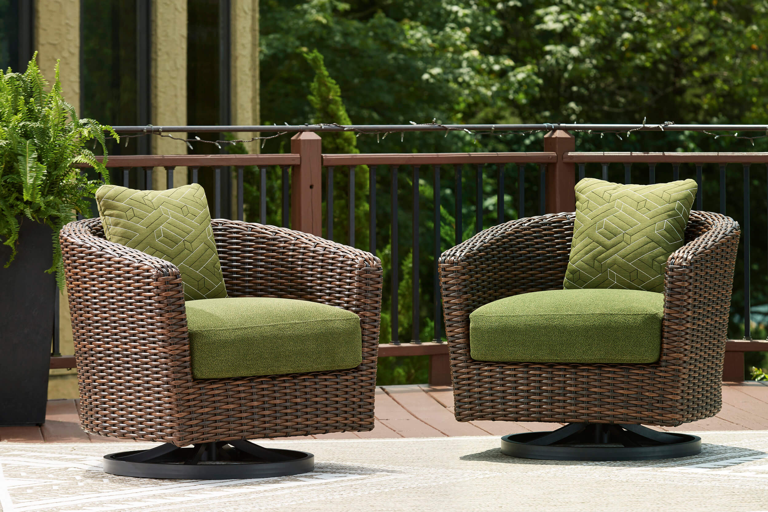 Horizon Hall Resin Wicker/Aluminum Patio Set