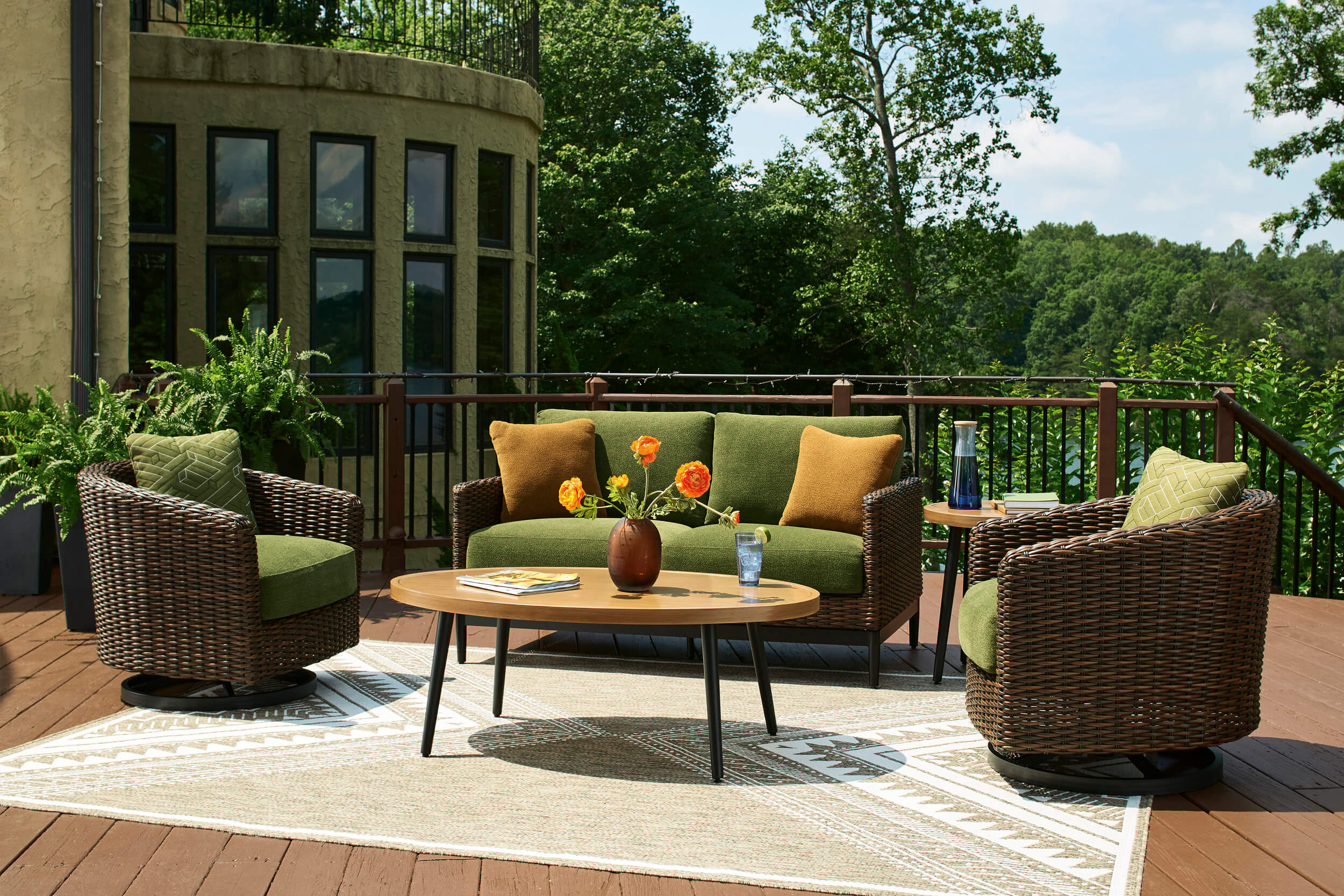 Horizon Hall Resin Wicker/Aluminum Patio Set