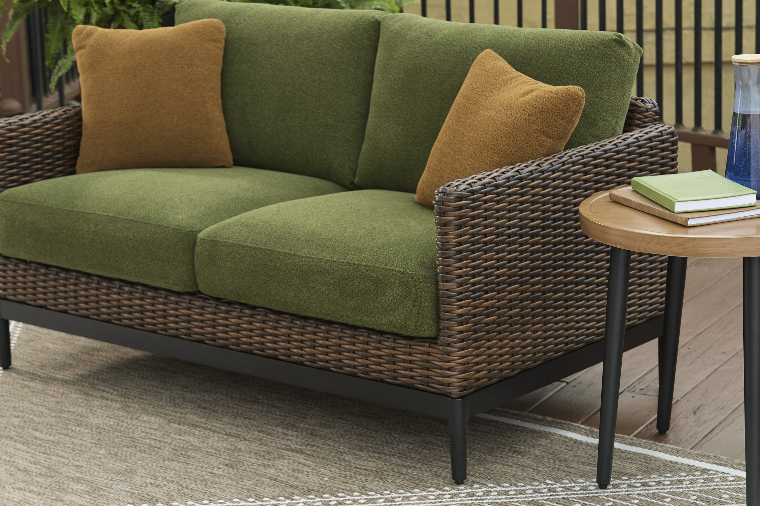 Horizon Hall Resin Wicker/Aluminum Patio Set