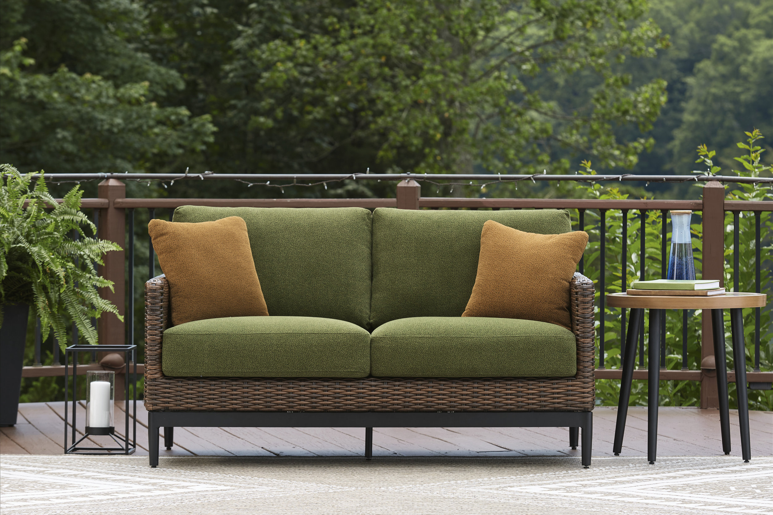 Horizon Hall Resin Wicker/Aluminum Patio Set