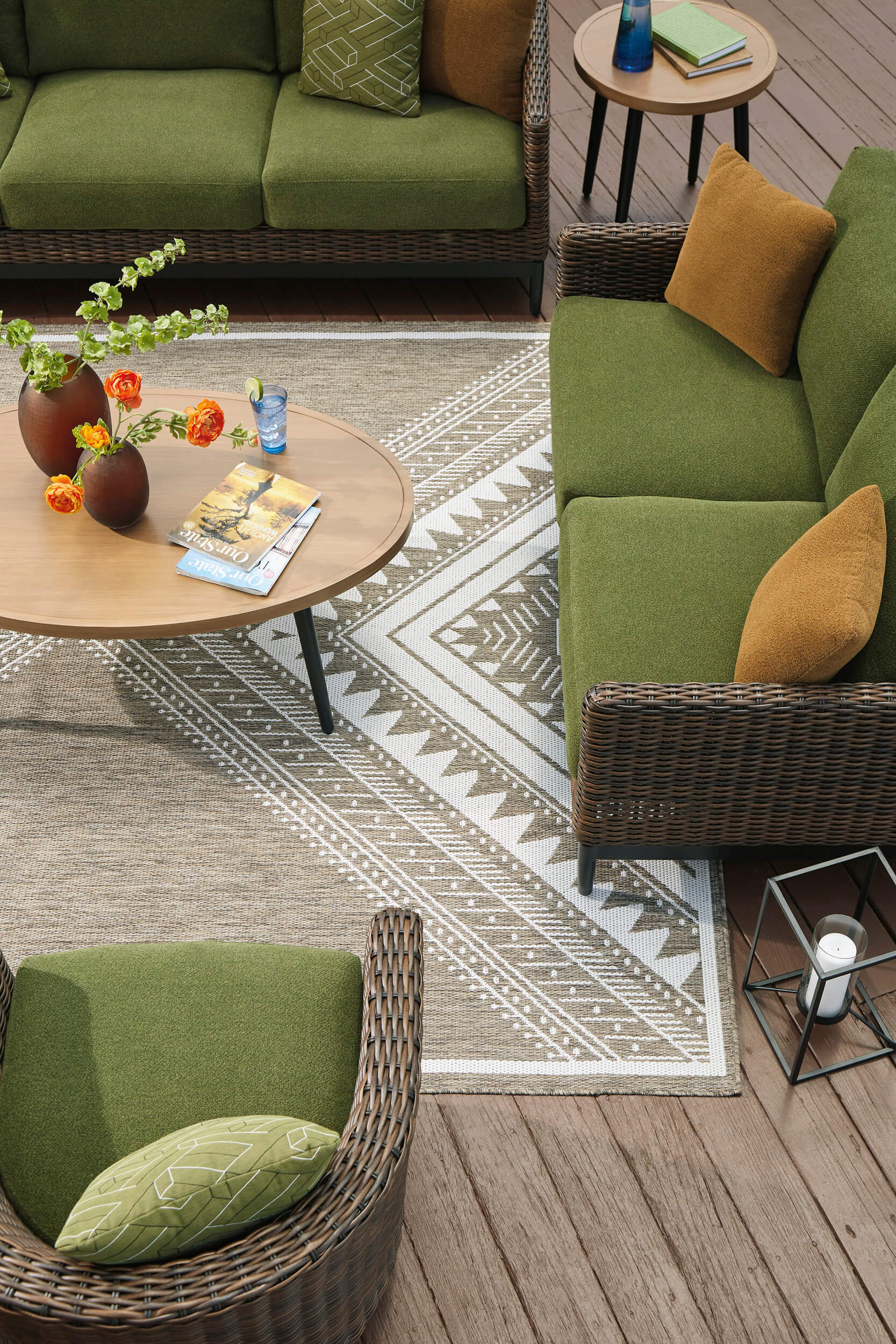 Horizon Hall Resin Wicker/Aluminum Patio Set