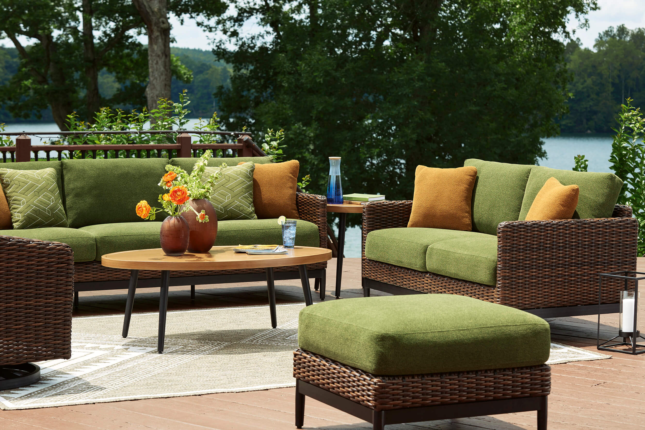 Horizon Hall Resin Wicker/Aluminum Patio Set