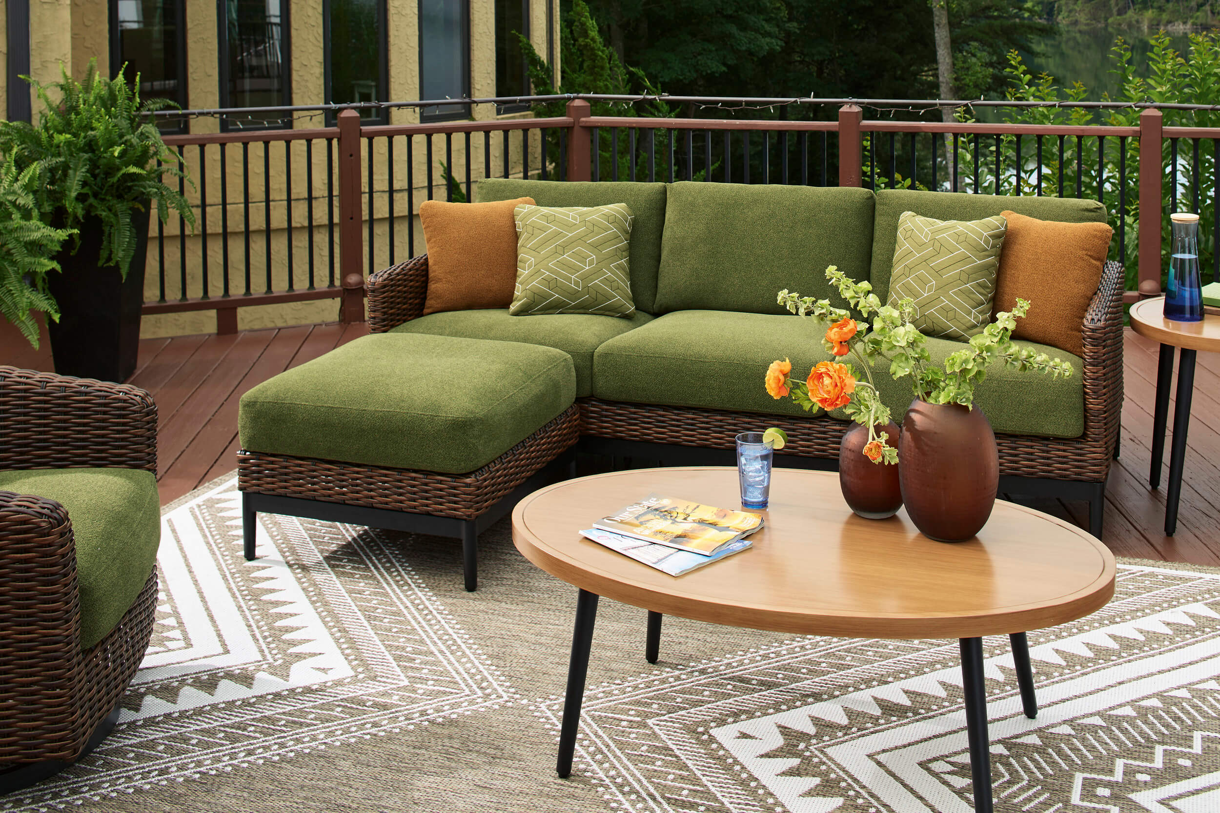 Horizon Hall Resin Wicker/Aluminum Patio Set