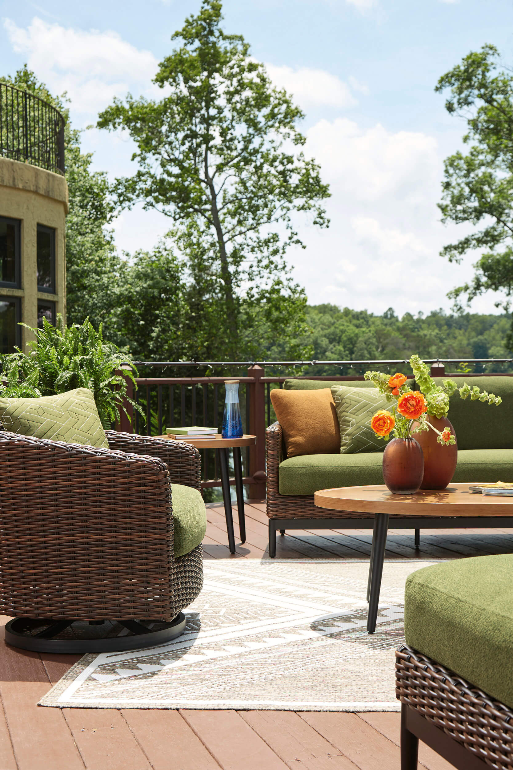 Horizon Hall Resin Wicker/Aluminum Patio Set