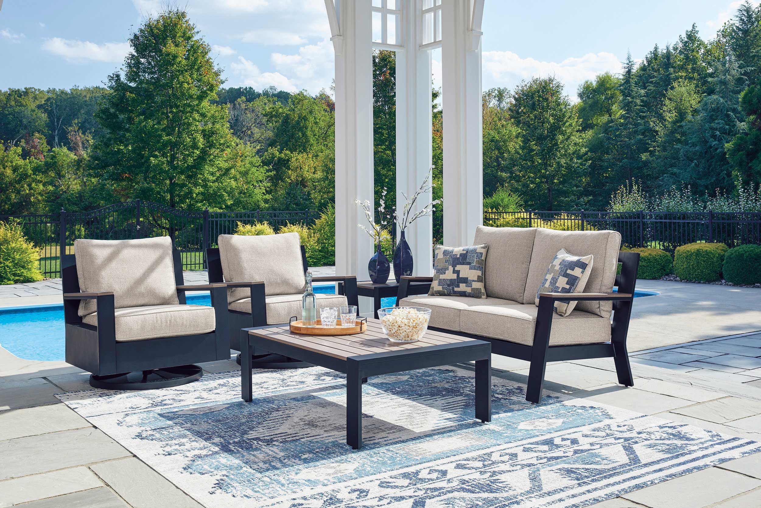 East Beach HDPE/Polyester Patio Set