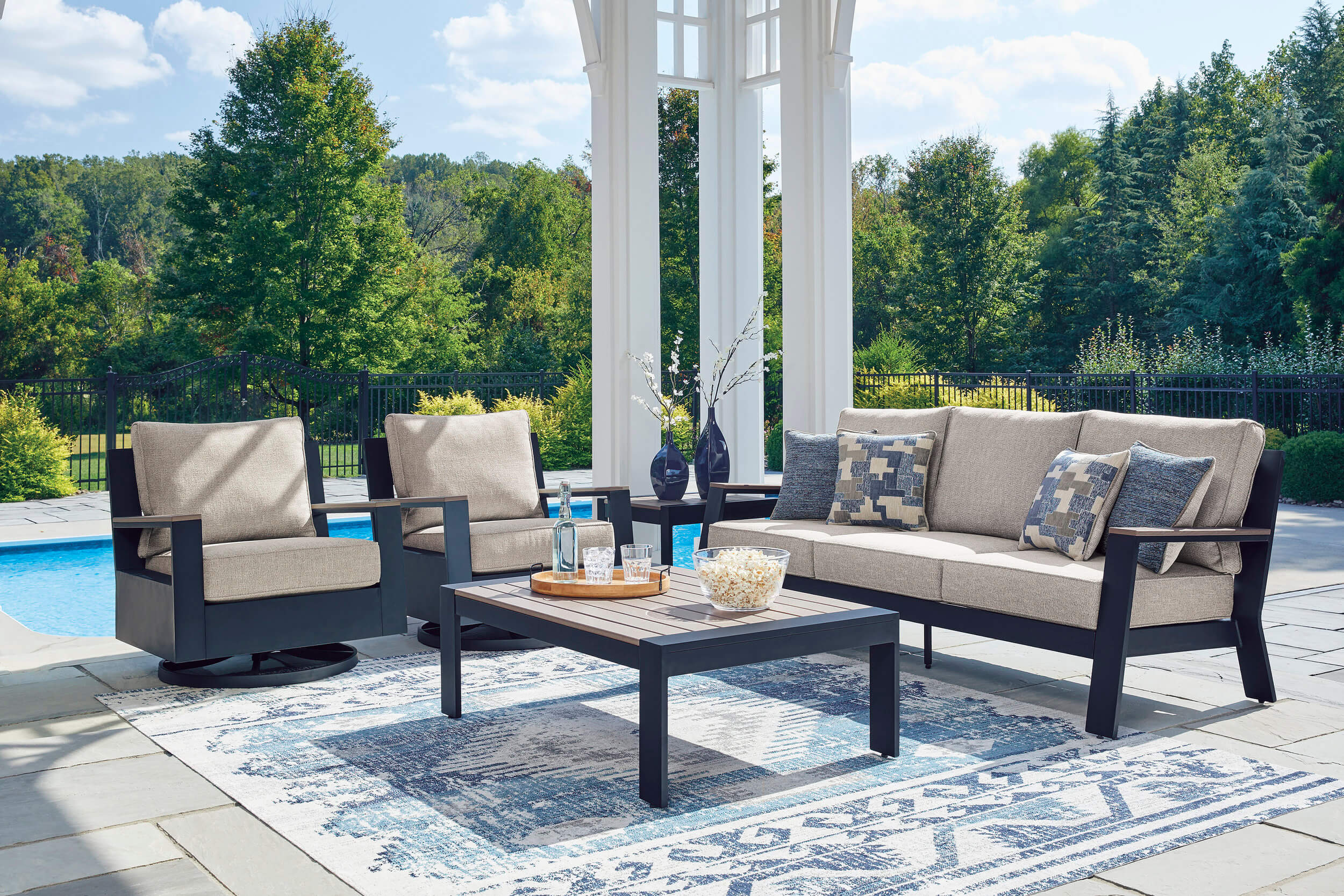 East Beach HDPE/Polyester Patio Set