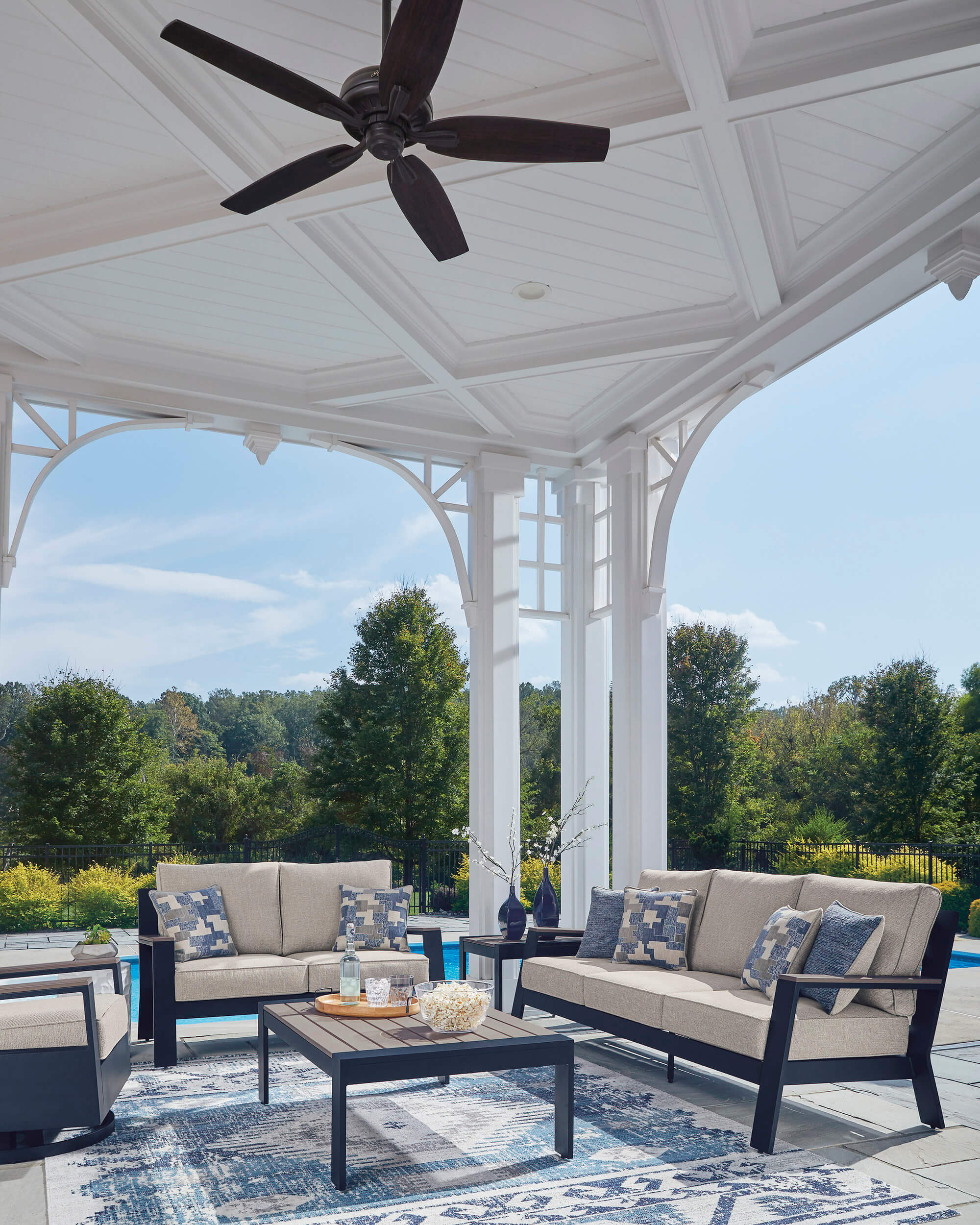 East Beach HDPE/Polyester Patio Set