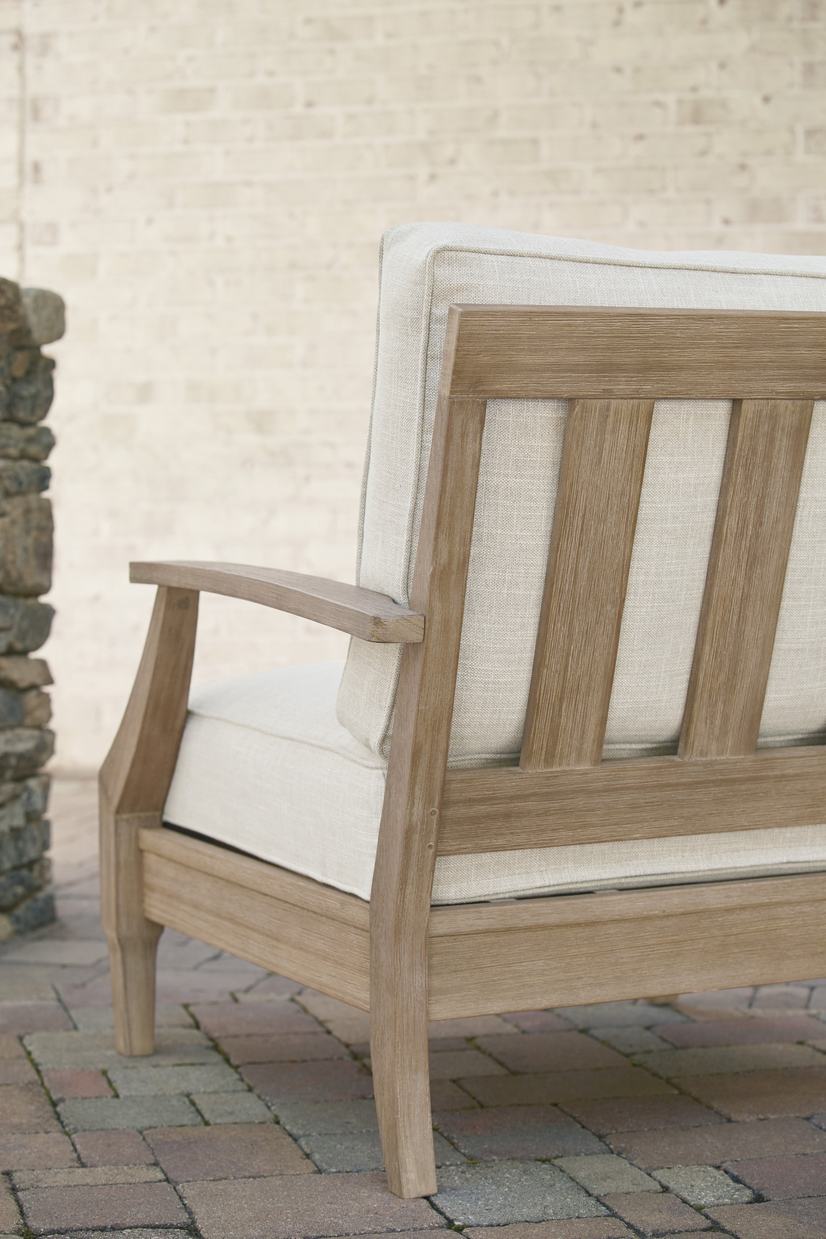 Carter Hall Polyester/Wood Patio Set