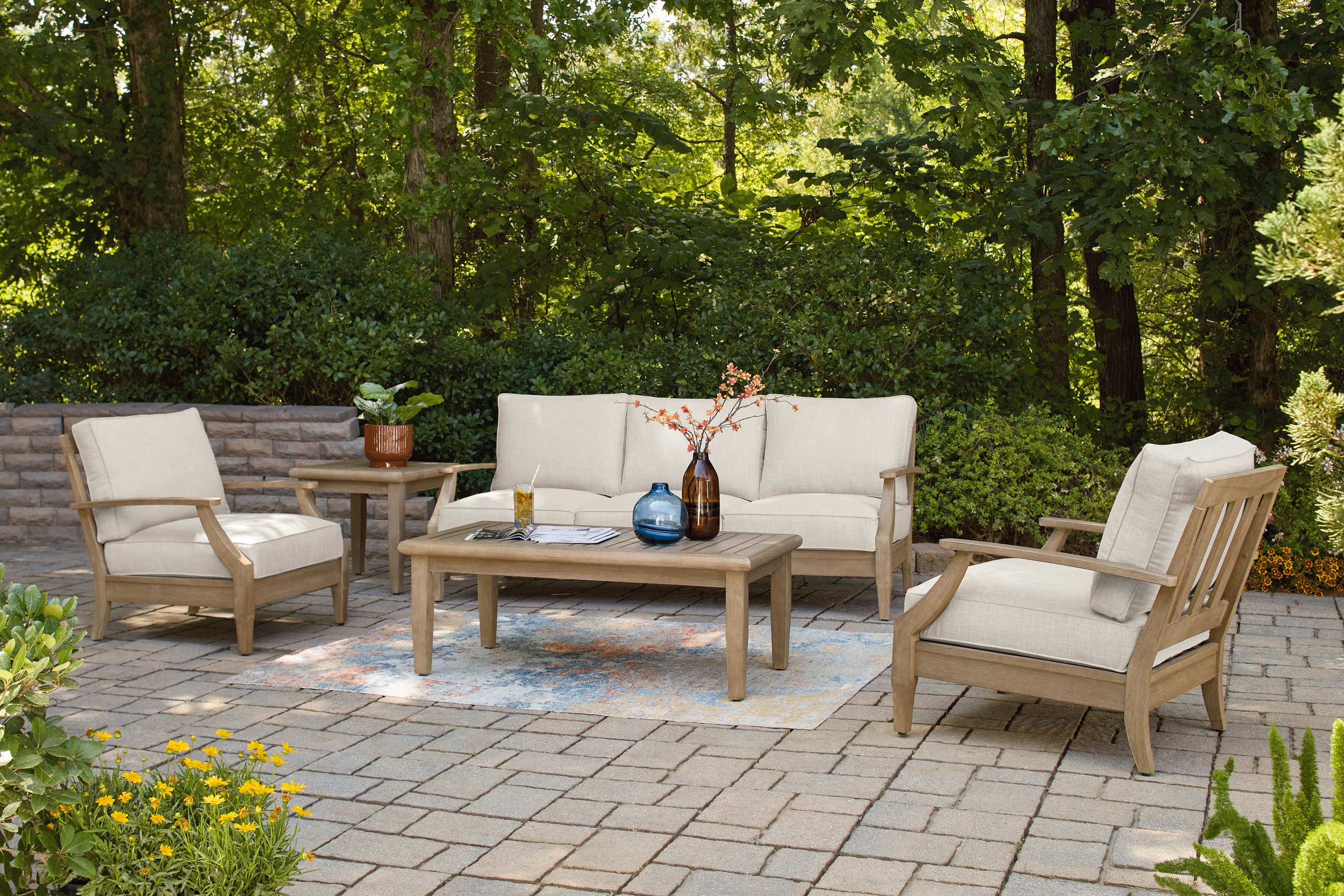 Carter Hall Polyester/Wood Patio Set