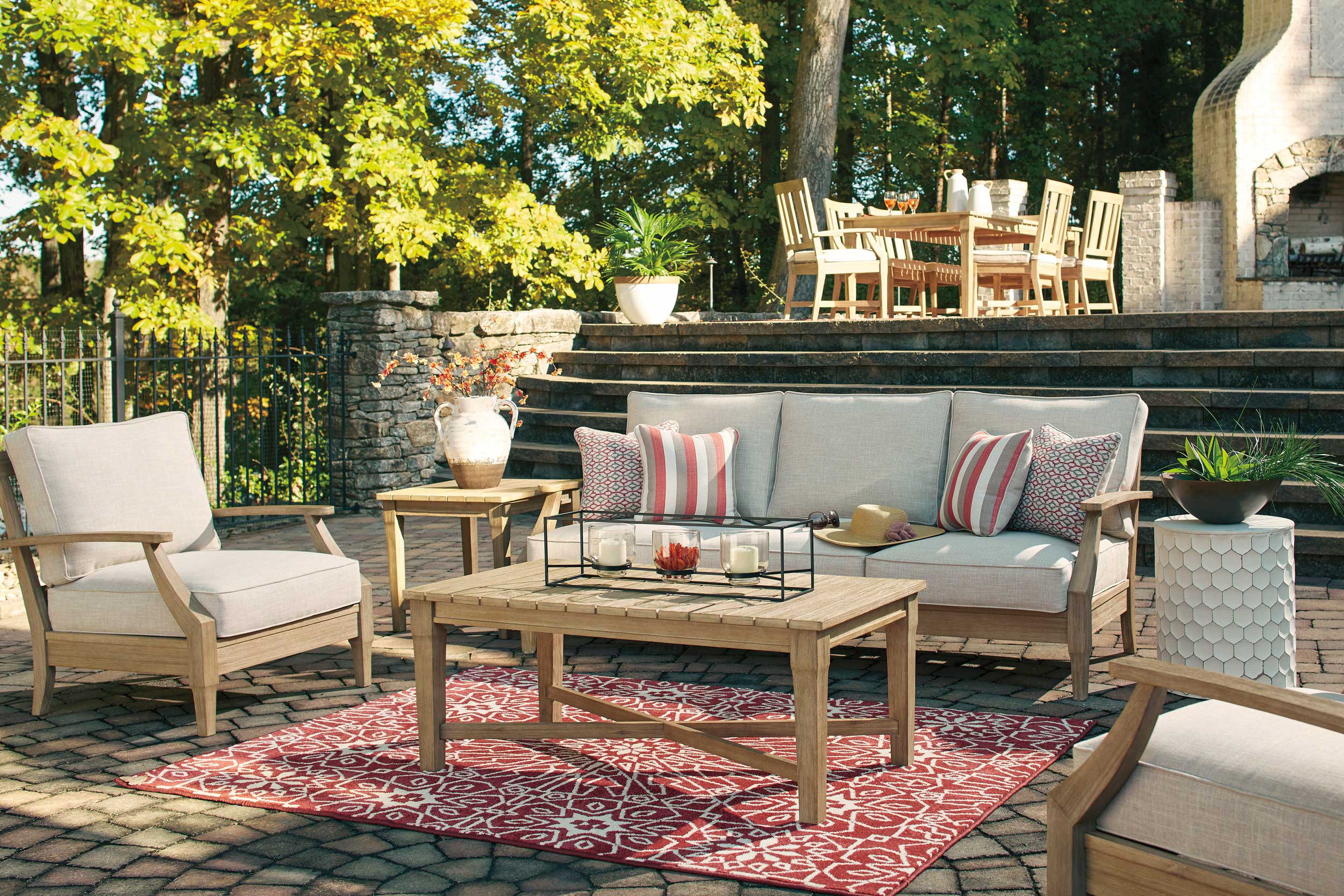Carter Hall Polyester/Wood Outdoor Lounge Chair with Cushion