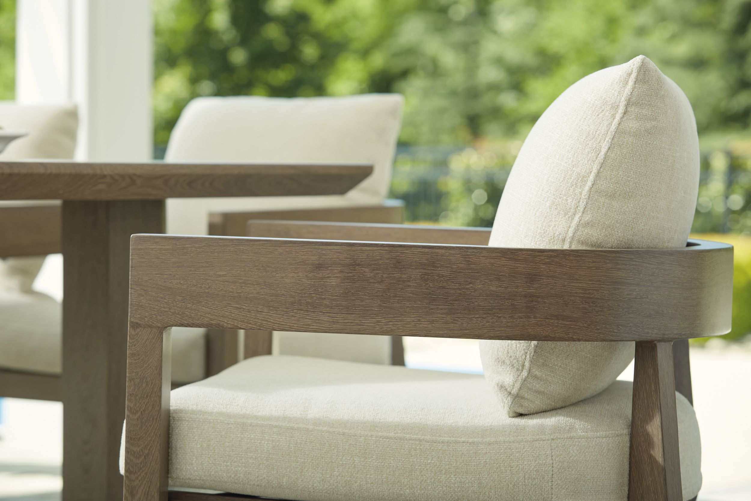 Serene Bay 2-Piece Aluminum Armchair with Cushion