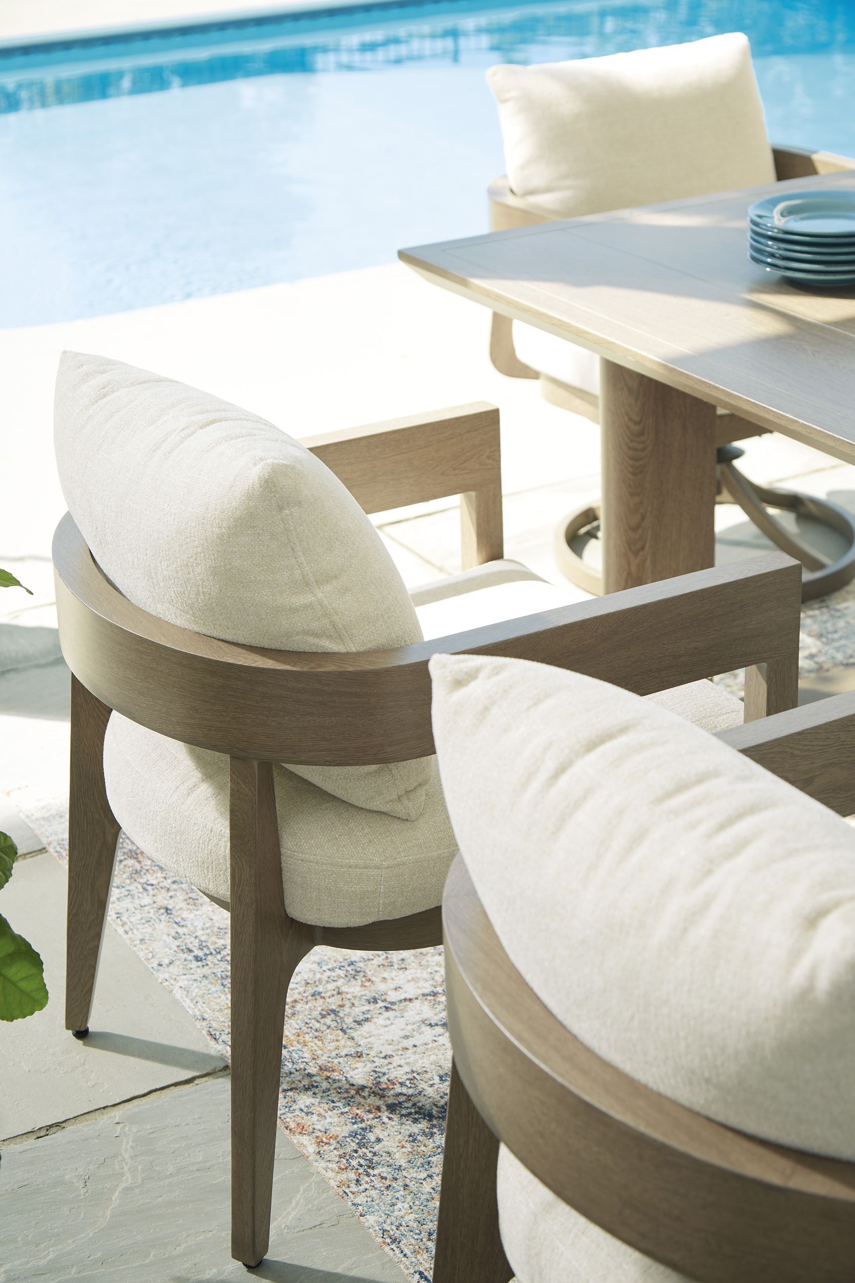 Serene Bay Aluminum Rectangular Dining Table