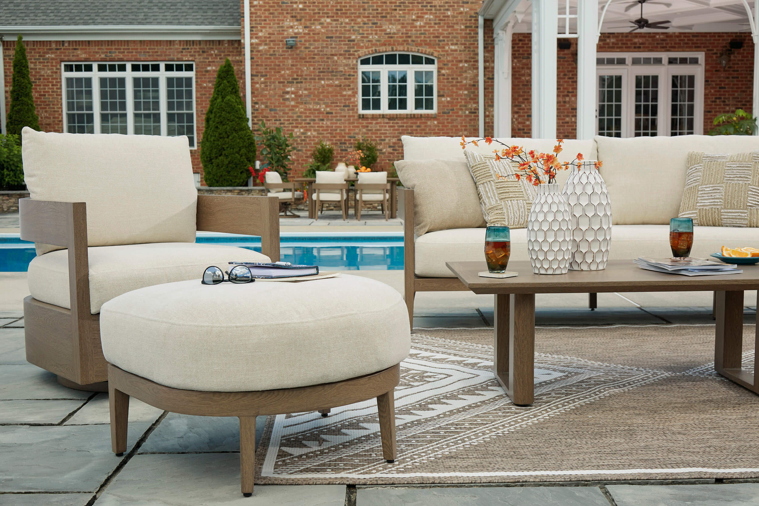Serene Bay Aluminum/Polyester Ottoman with Cushion