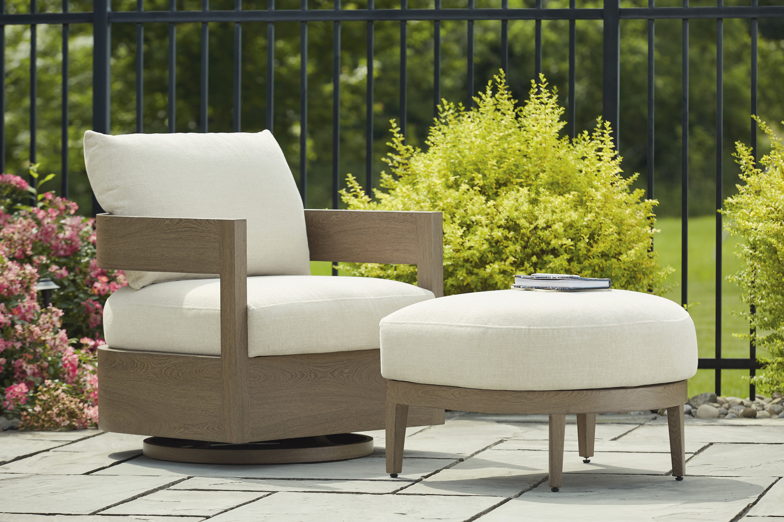 Serene Bay Aluminum/Polyester Ottoman with Cushion