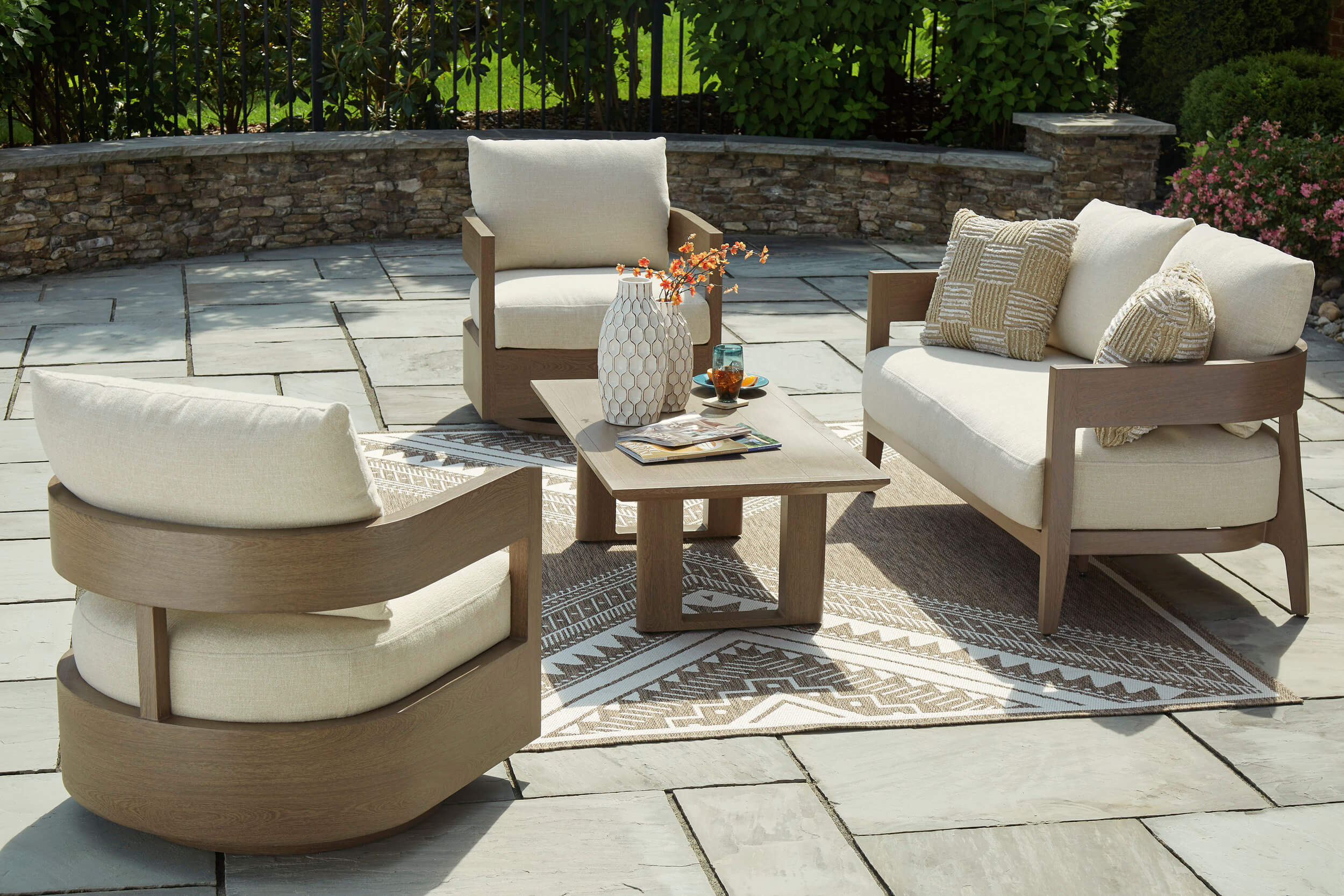 Serene Bay Aluminum/Polyester Loveseat with Cushion