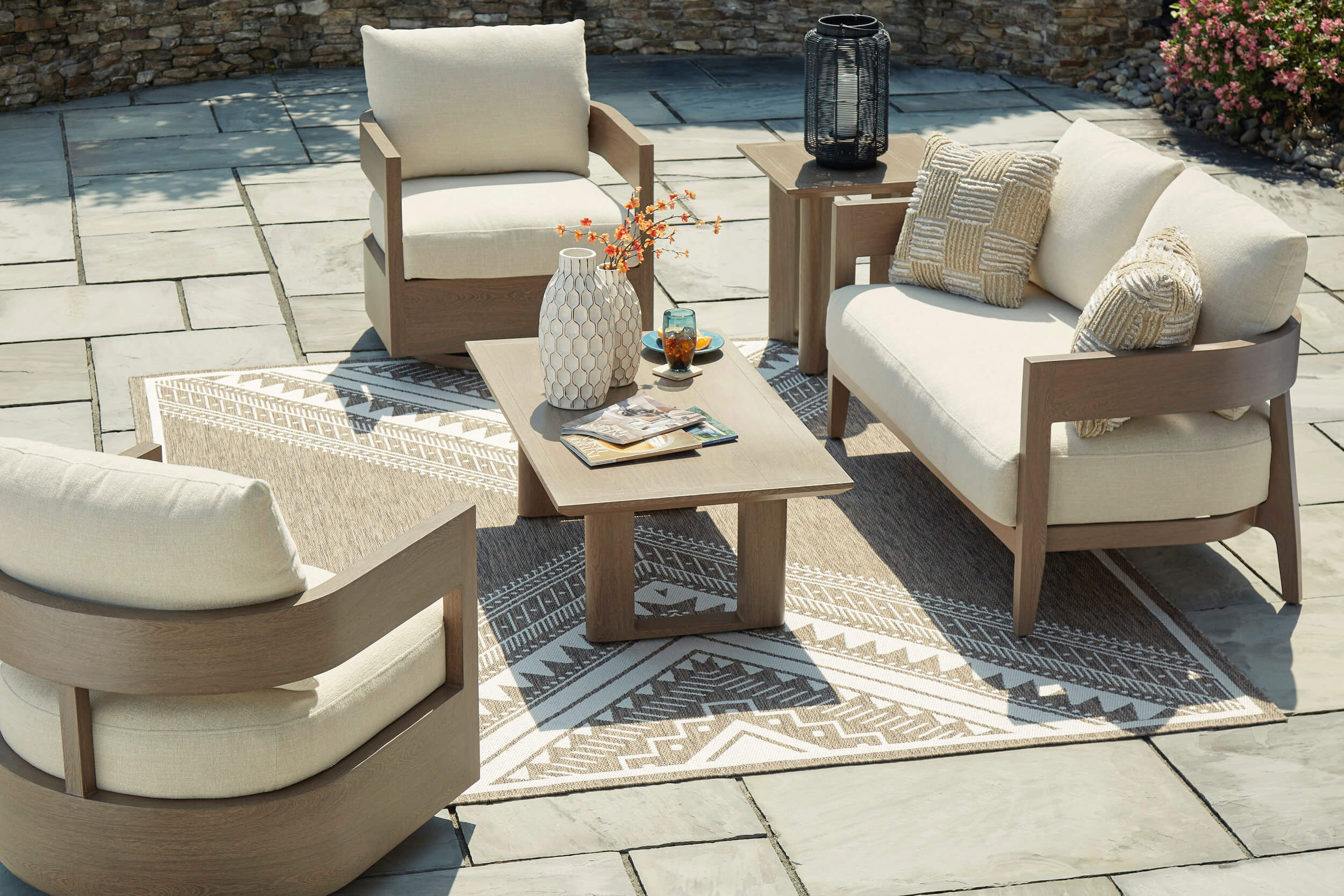 Serene Bay Aluminum/Polyester Loveseat with Cushion