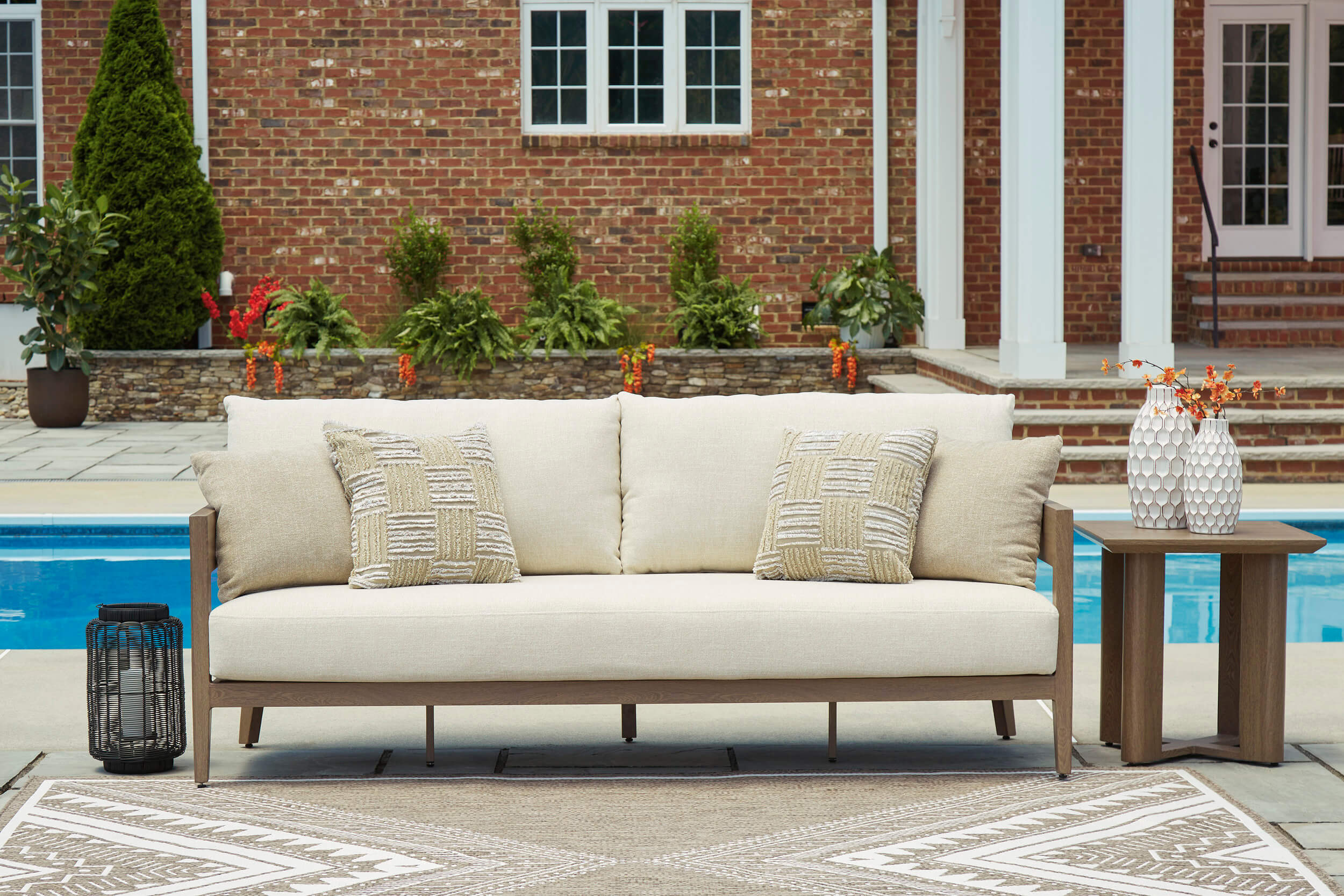 Serene Bay Aluminum/Polyester Sofa with Cushion