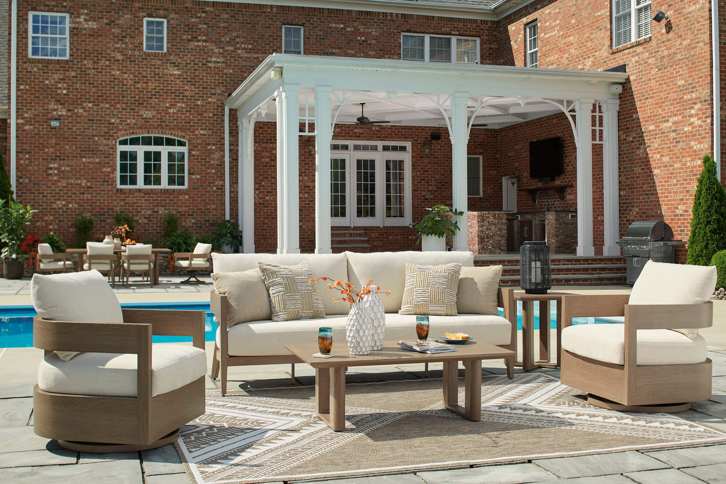 Serene Bay Aluminum/Polyester Sofa with Cushion