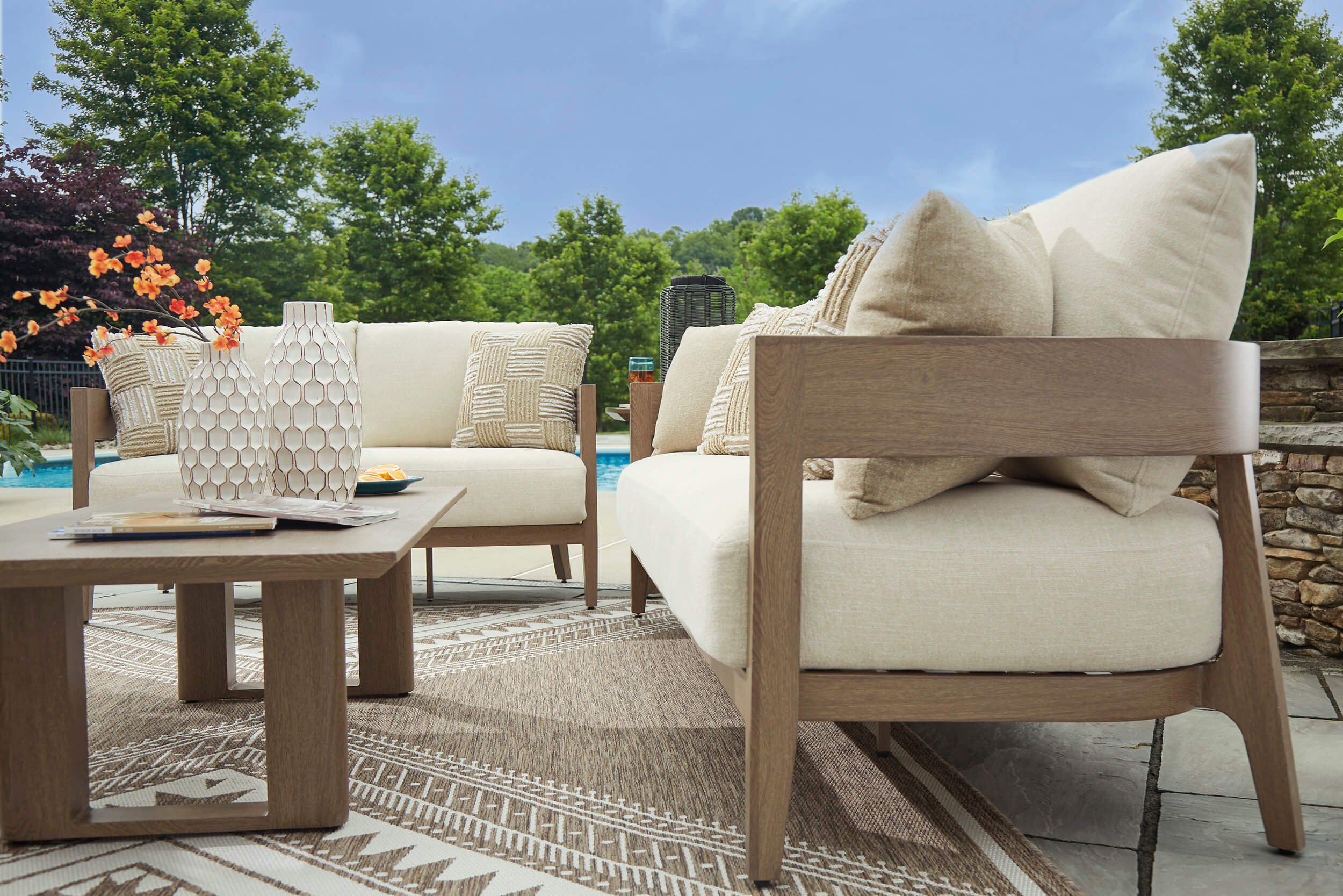 Serene Bay Aluminum/Polyester Patio Set
