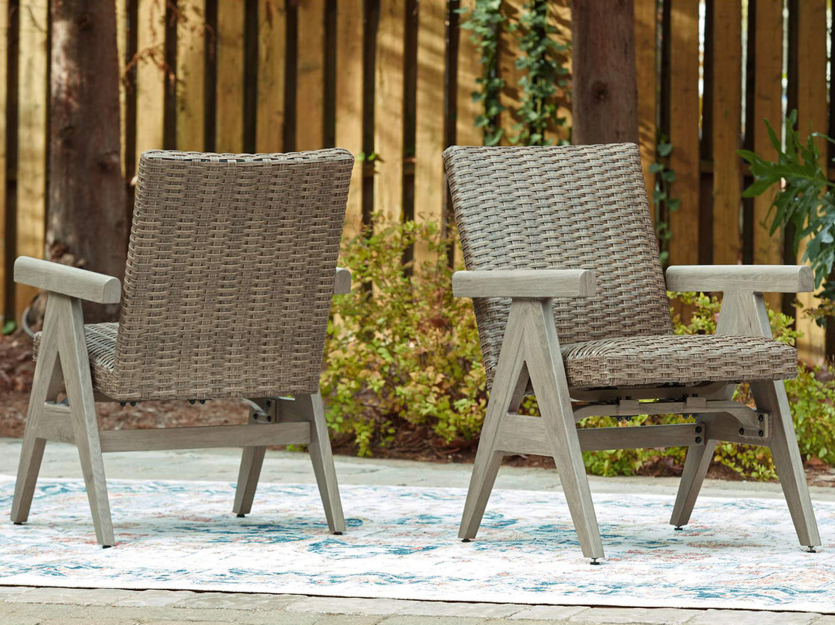 Cliff Trails 2-Piece Wicker/Aluminum Rocking Armchair