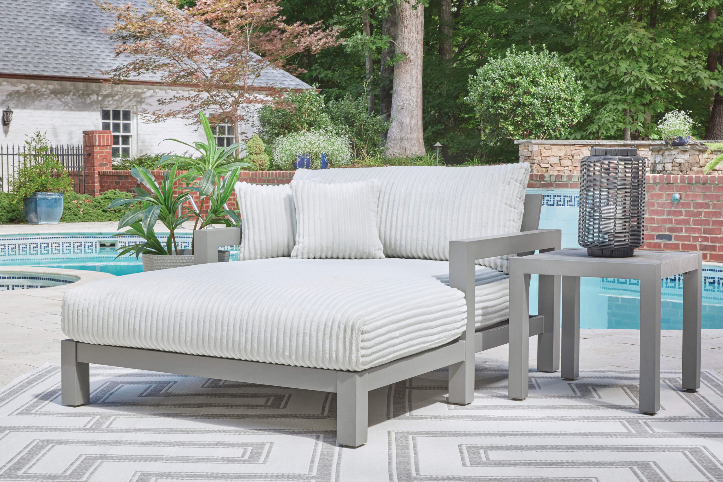Hurley Park Aluminum/Polyester Chaise Lounge with Cushion