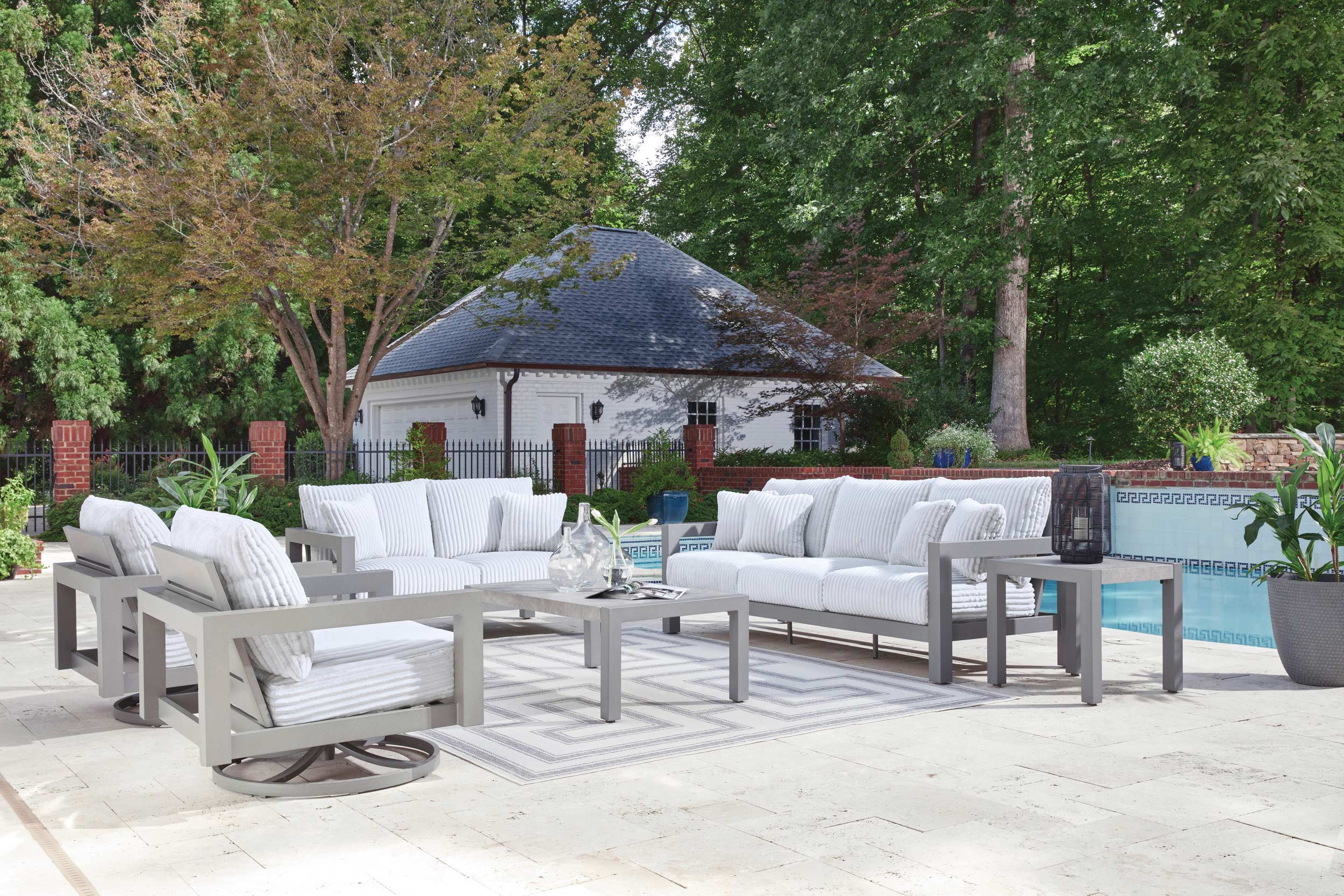 Hurley Park Aluminum/Polyester Patio Set