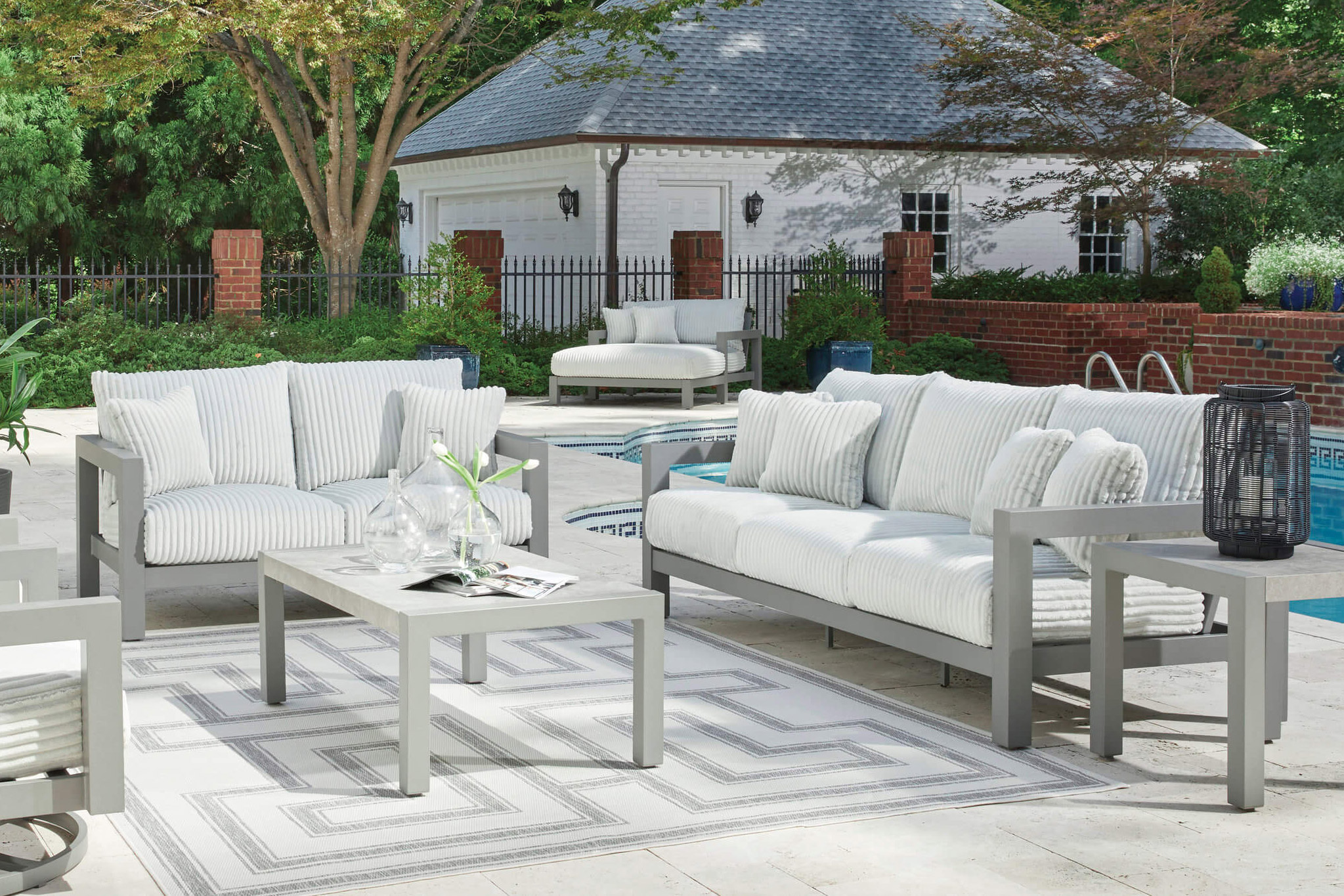 Hurley Park Aluminum/Polyester Sofa with Cushion