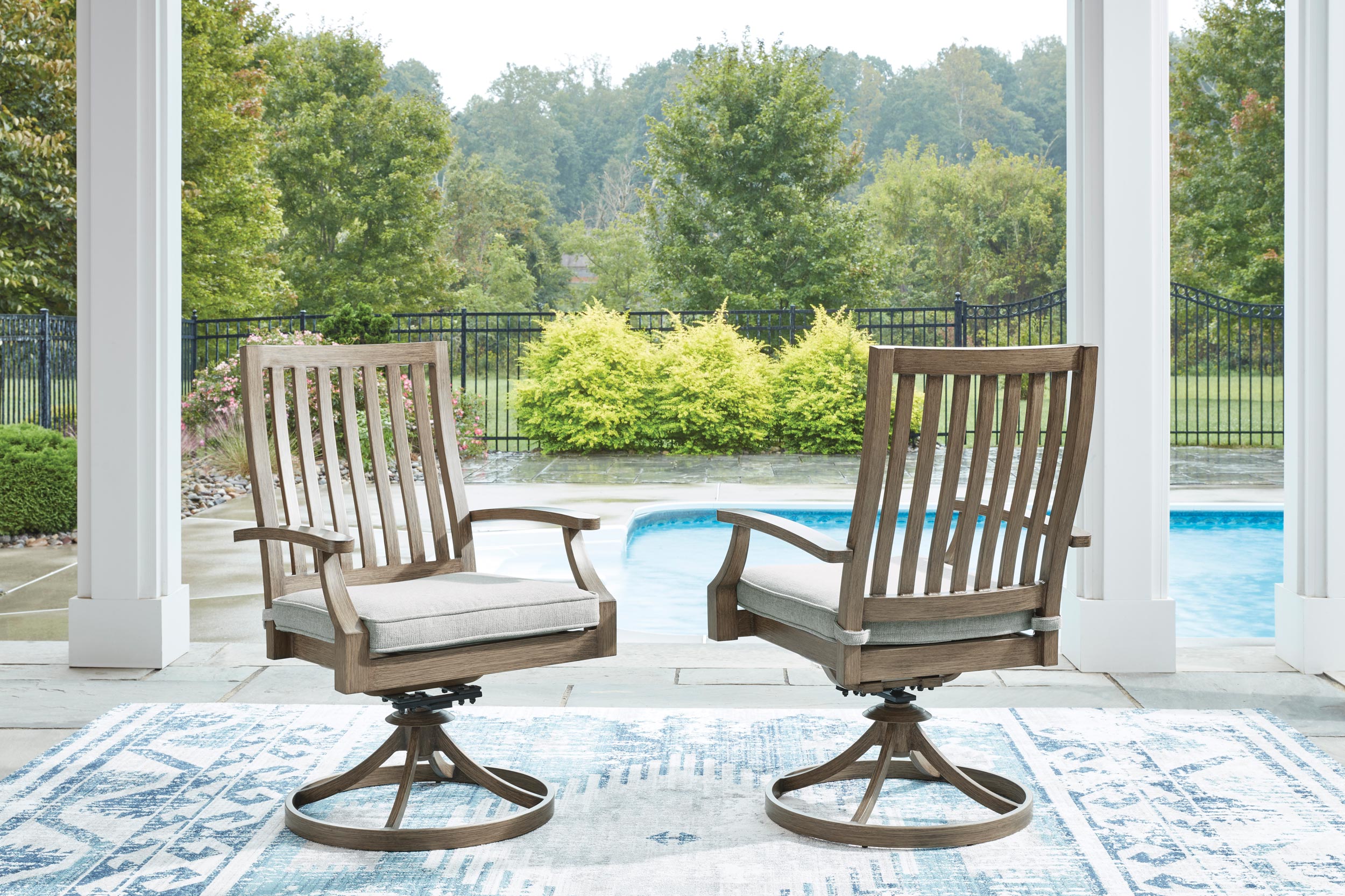 Rainier 2-Piece Ranch Aluminum/Polyester Swivel Chair with Cushion