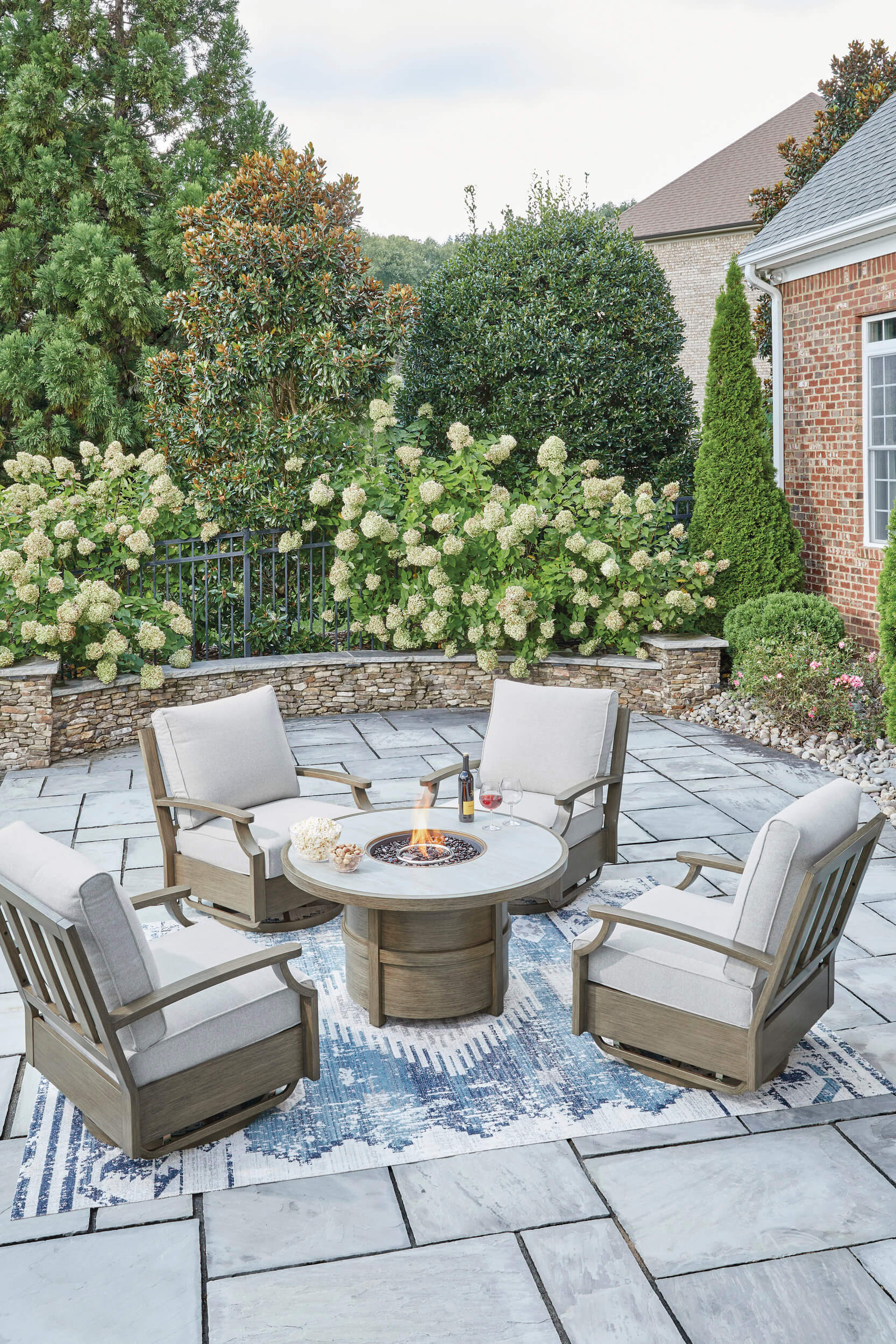 Rainier Ranch Aluminum/Polyester Patio Set