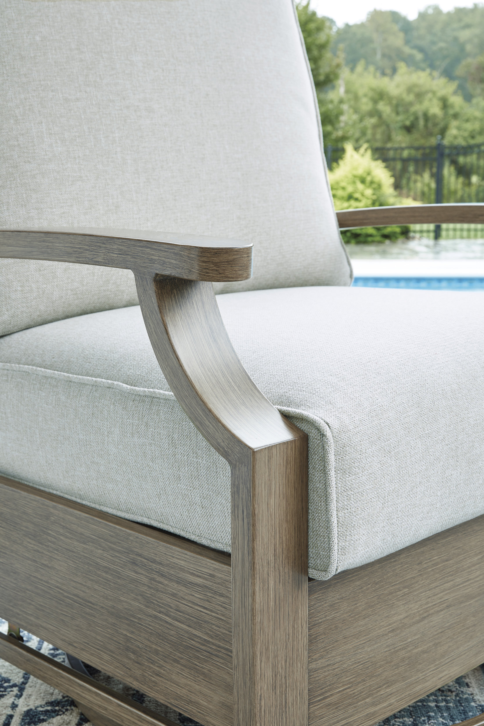 Rainier Ranch Aluminum/Polyester Patio Set