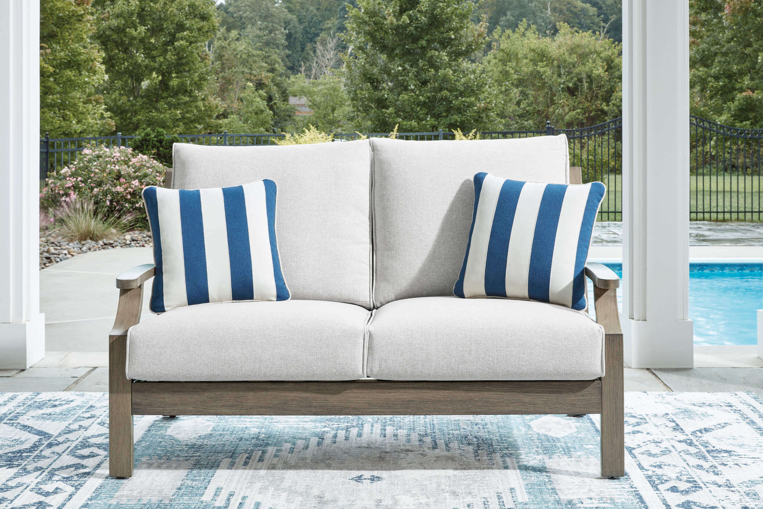 Rainier Ranch Aluminum/Polyester Patio Set