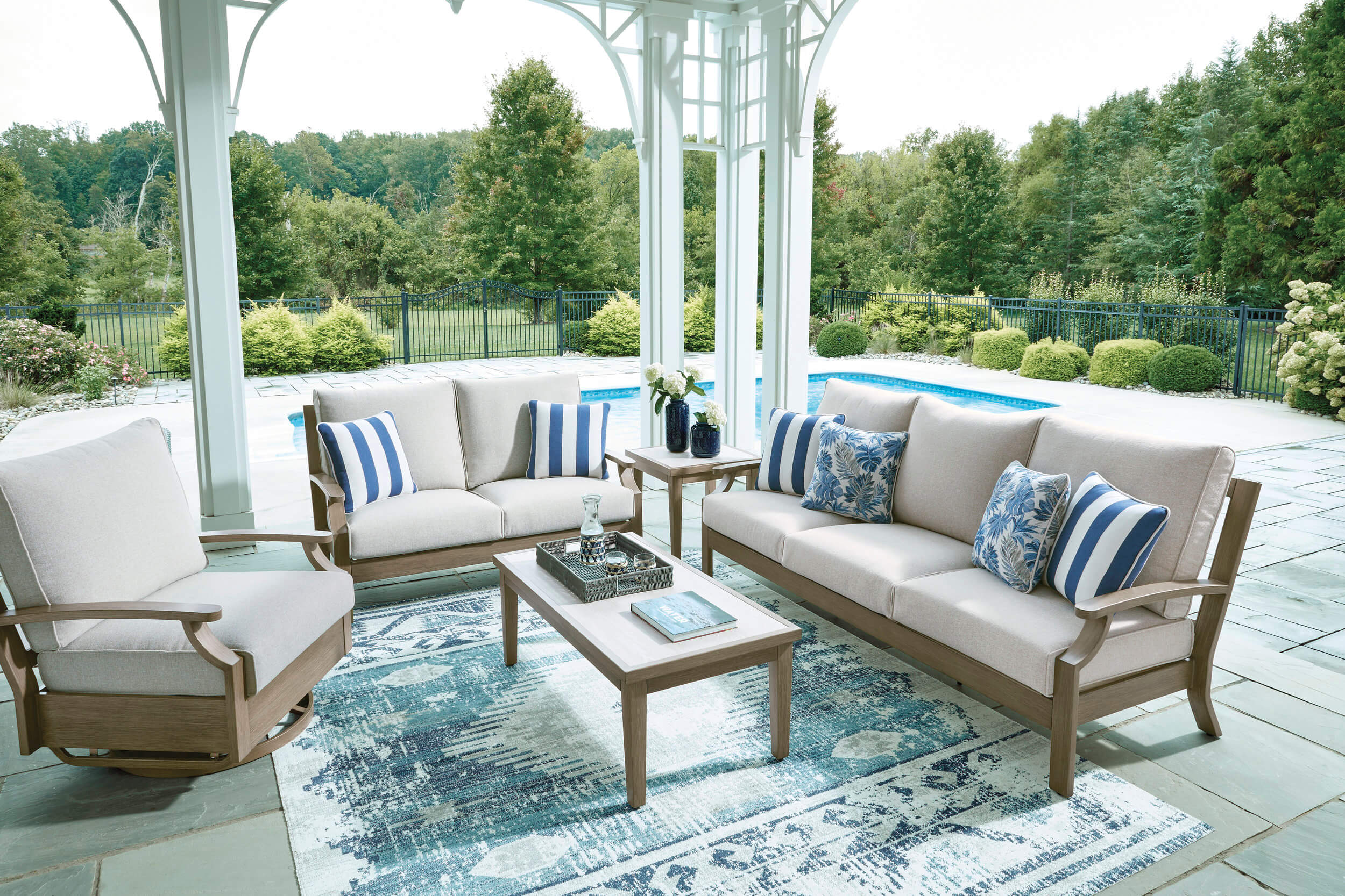 Rainier Ranch Aluminum/Polyester Patio Set