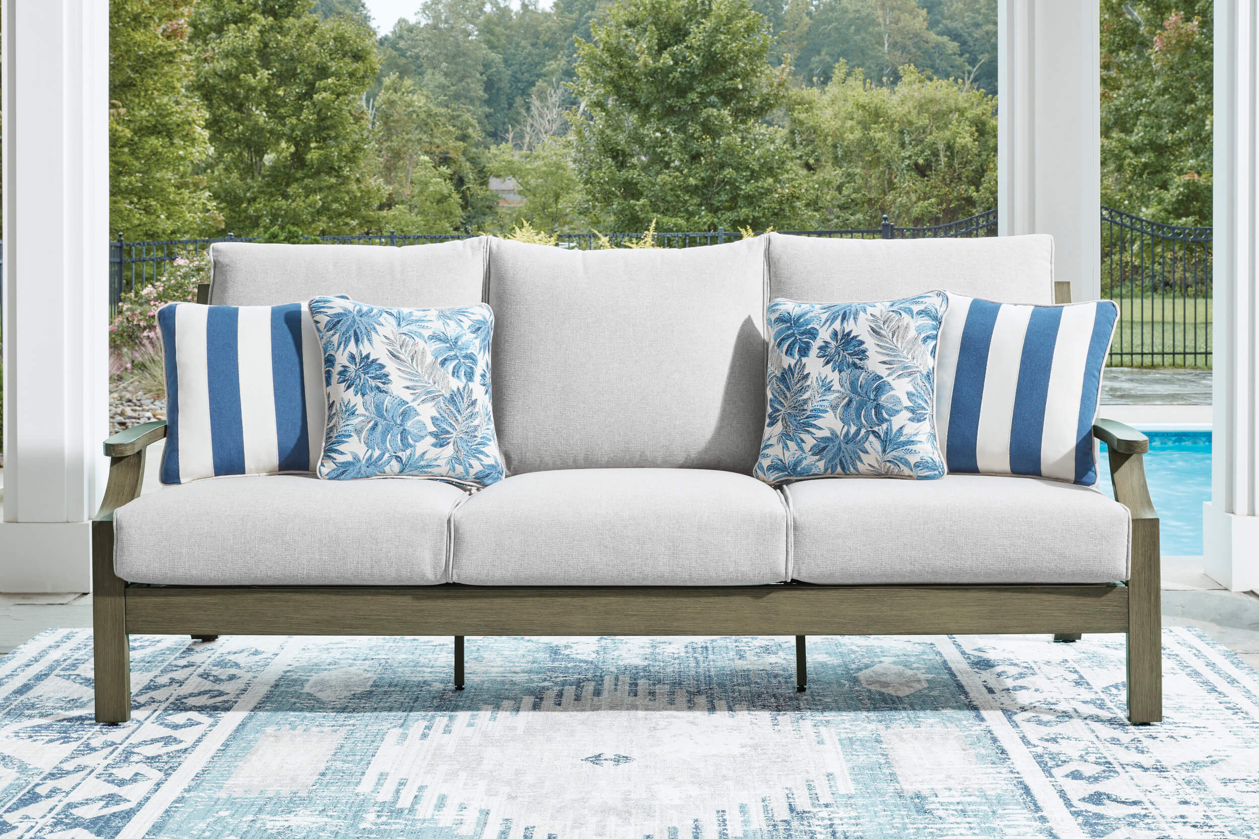 Rainier Ranch Aluminum/Polyester Patio Set
