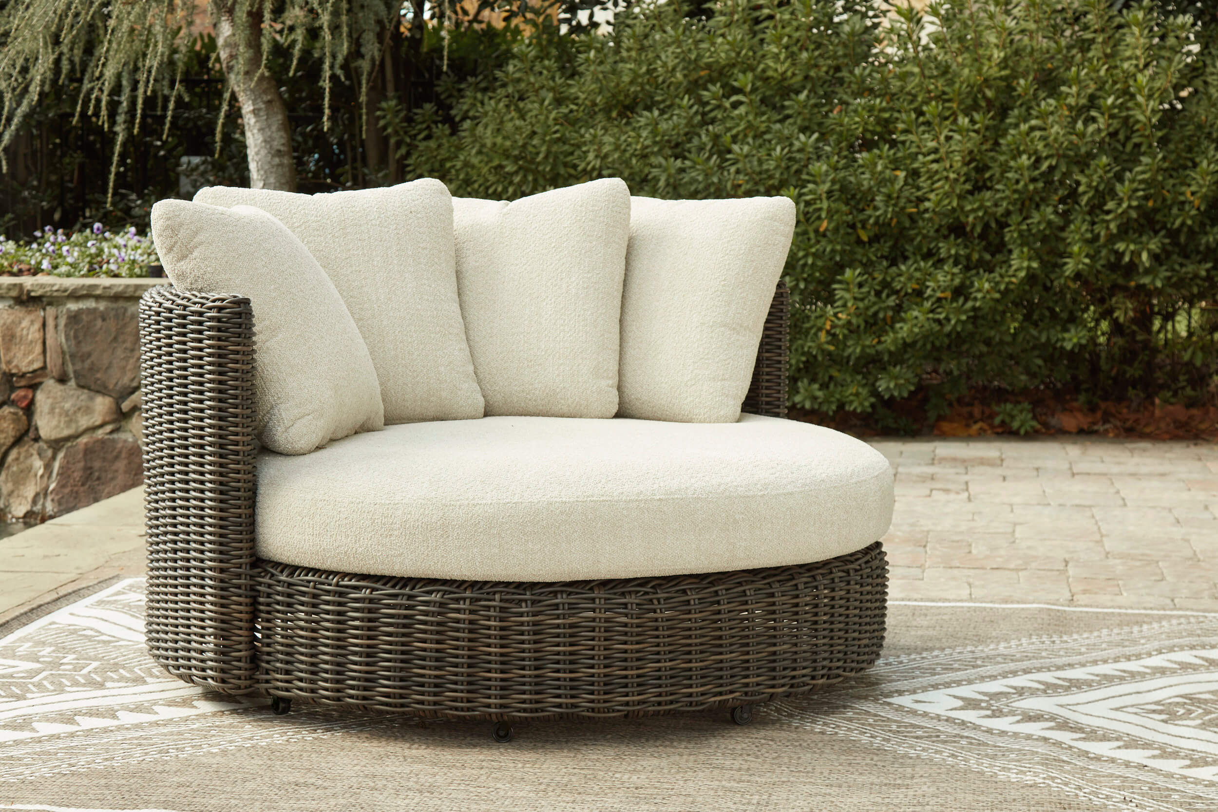 Kimora Resin Wicker/Aluminum Swivel Lounge Chair with Cushion