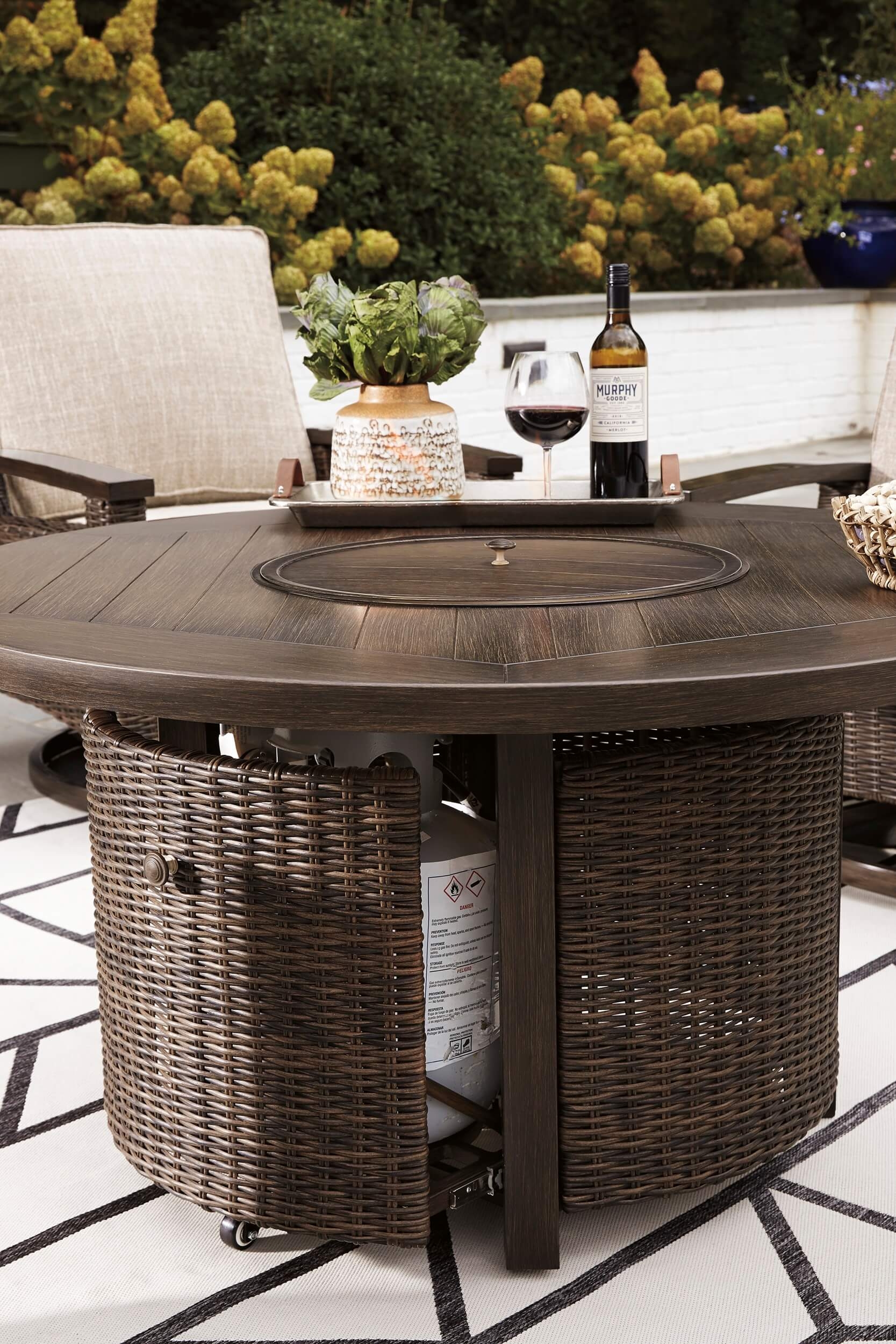 Paradise Trail Outdoor Aluminum/Resin Wicker Round Fire Pit Table
