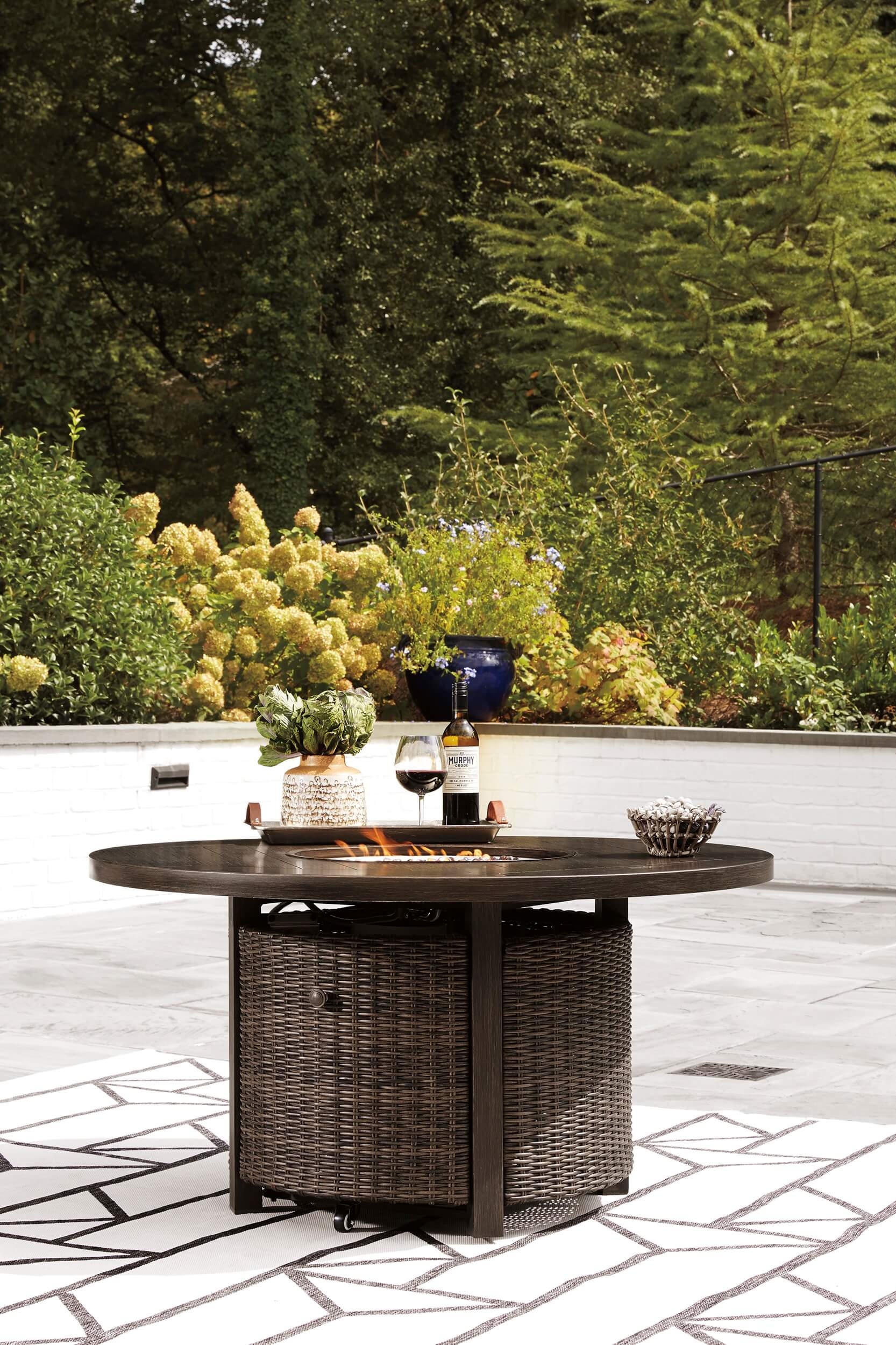 Paradise Trail Outdoor Aluminum/Resin Wicker Round Fire Pit Table