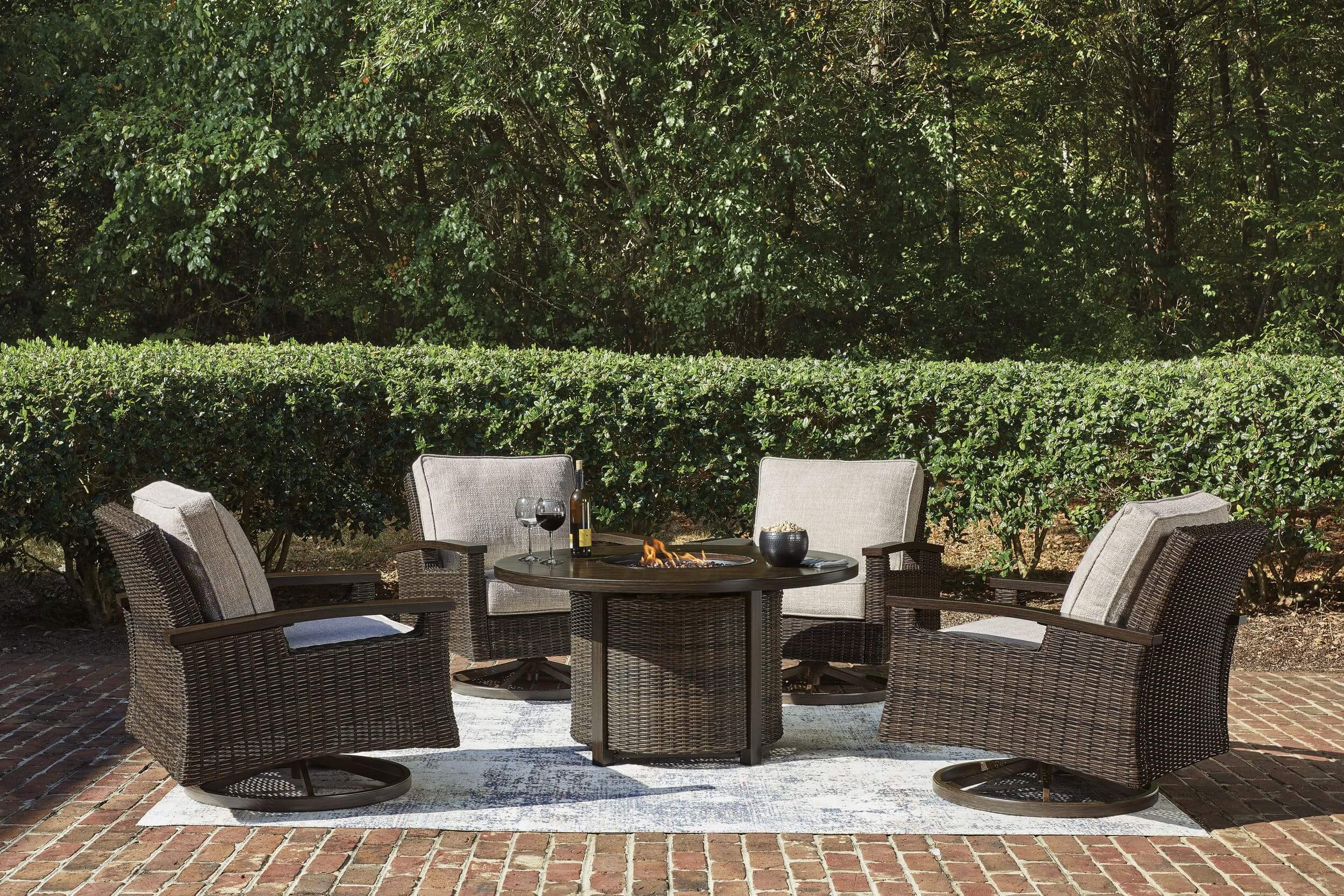 Monterey Point Resin Wicker/Aluminum Patio Set