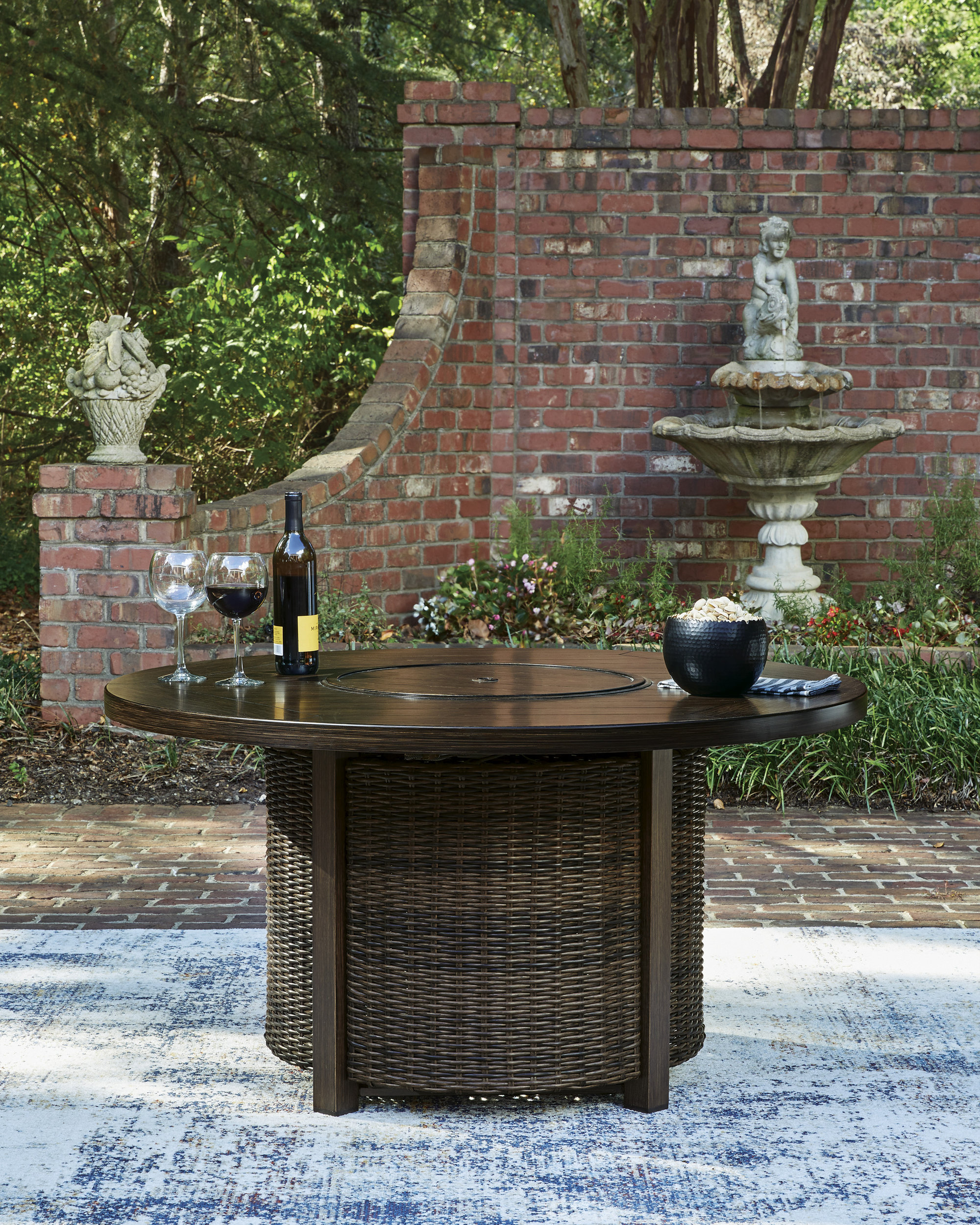 Monterey Point Round Woven Wicker/Aluminum Fire Pit Table