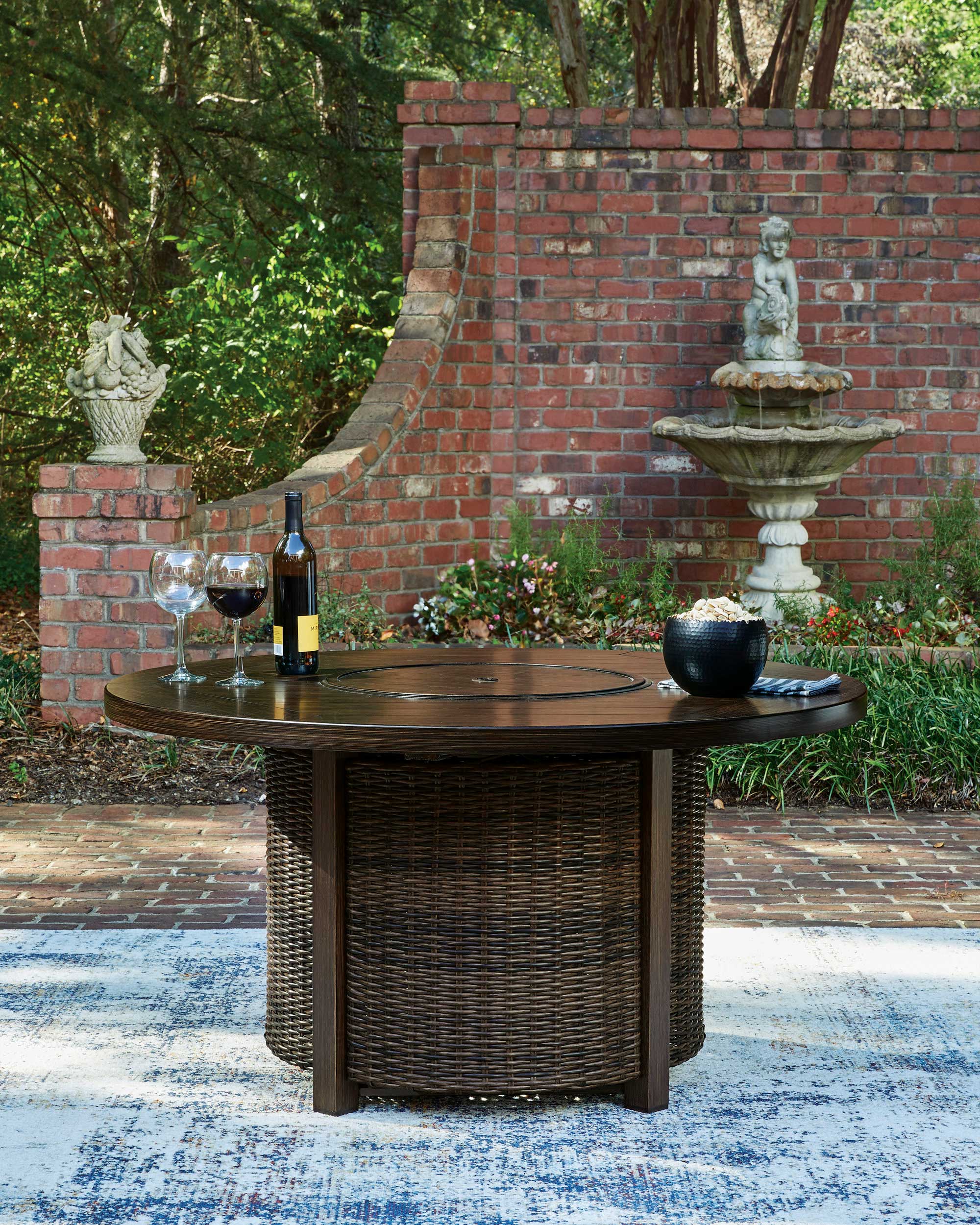 Monterey Point Resin Wicker/Aluminum Patio Set