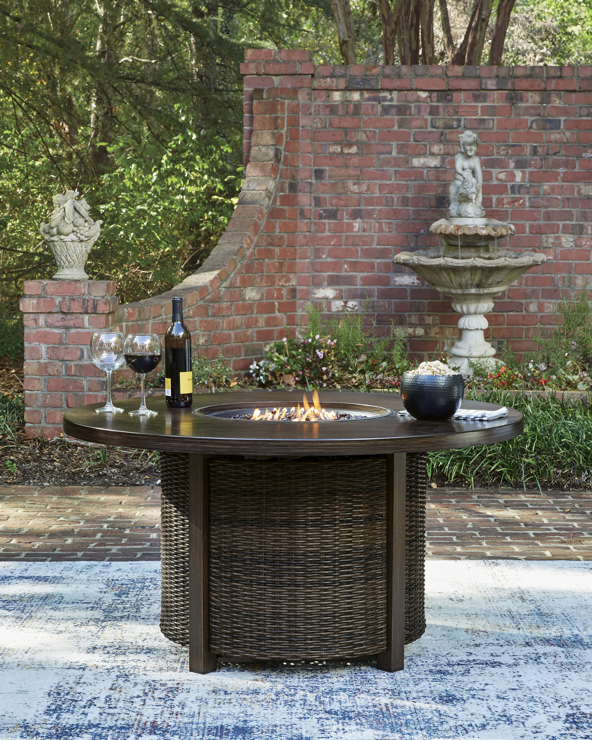 Monterey Point Round Woven Wicker/Aluminum Fire Pit Table