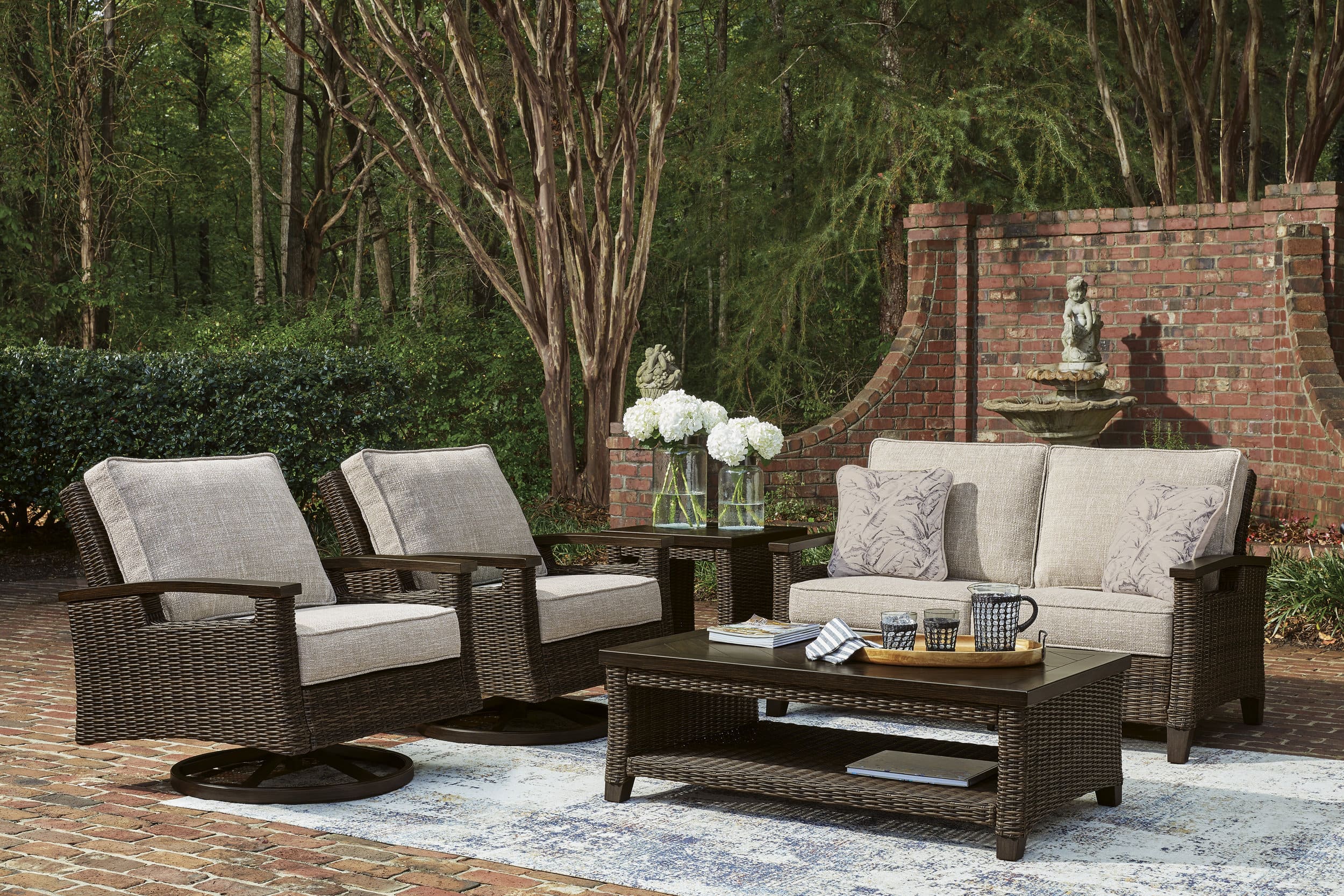 Monterey Point Resin Wicker/Aluminum Patio Set