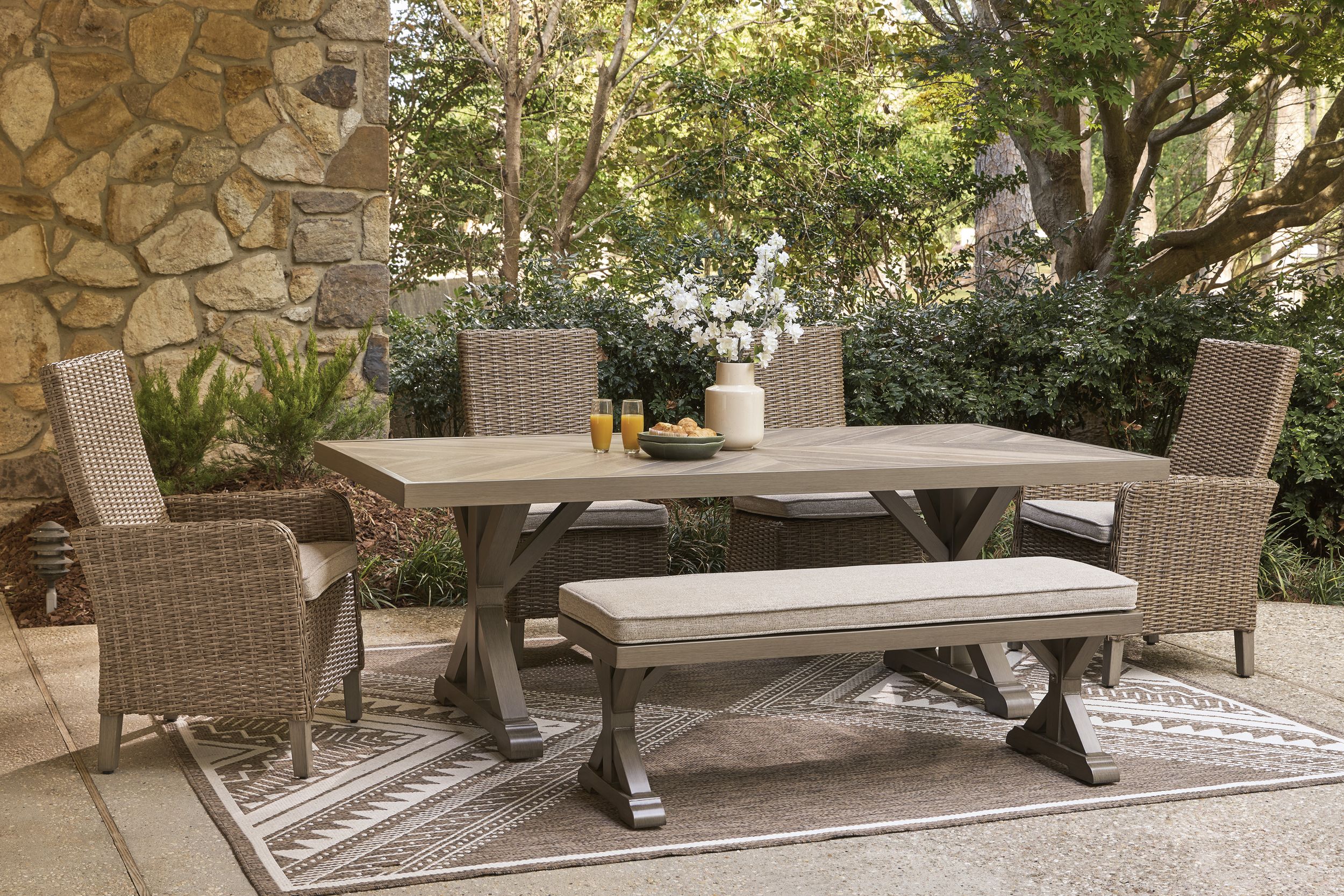 Laguna Heights Aluminum Bench with Cushion